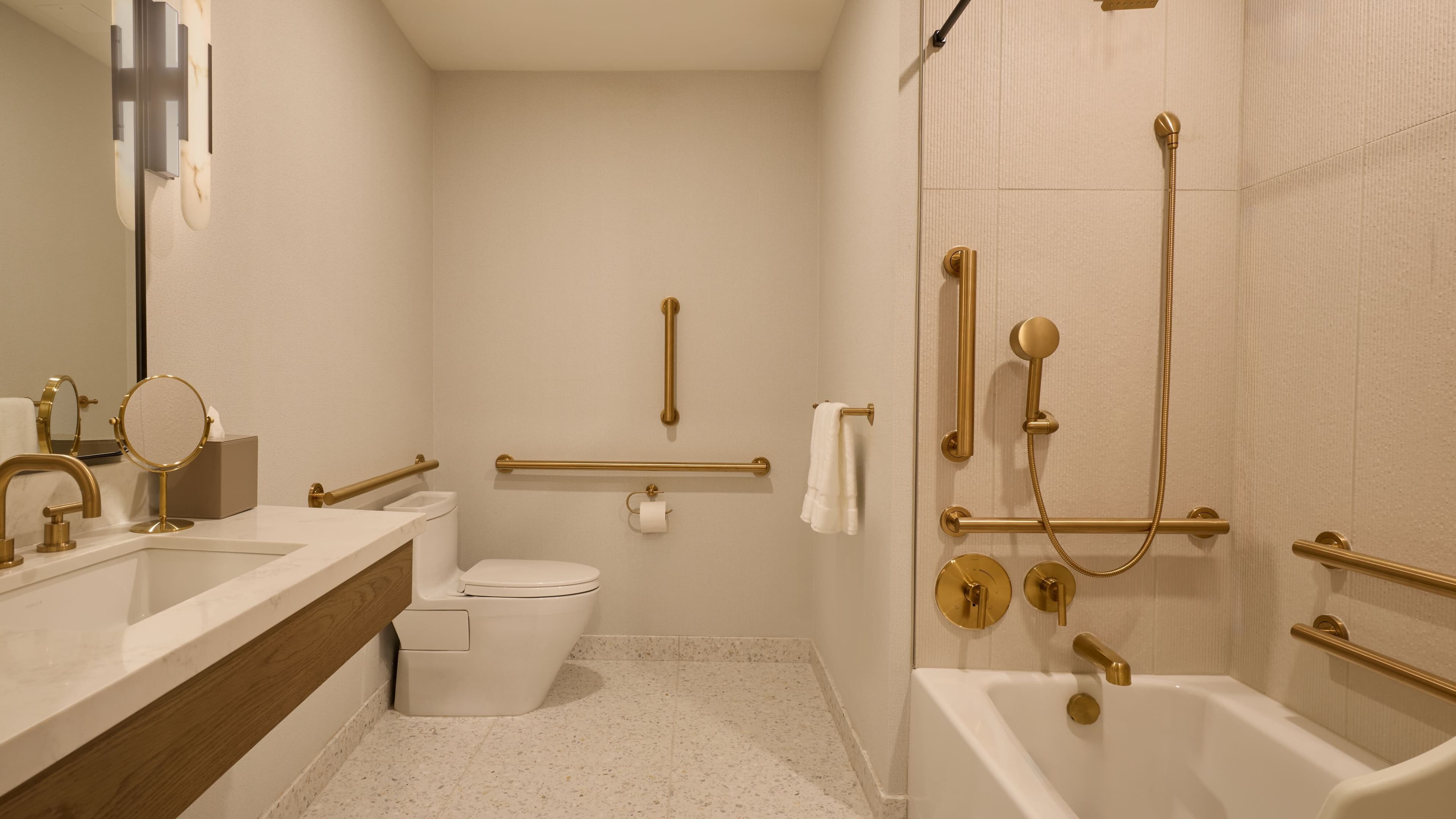 Double Queen - Image 5