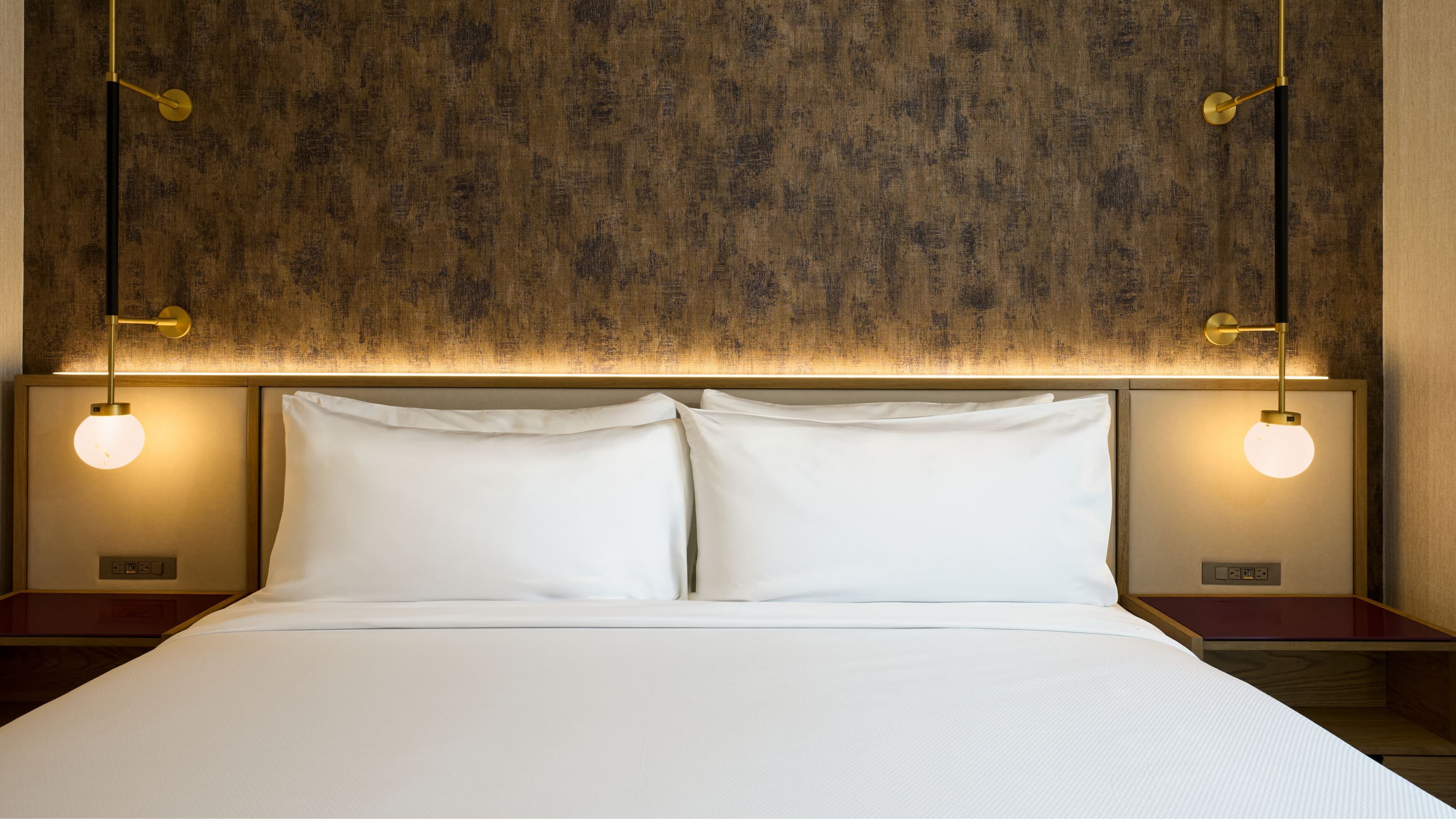 Double Queen - Image 2