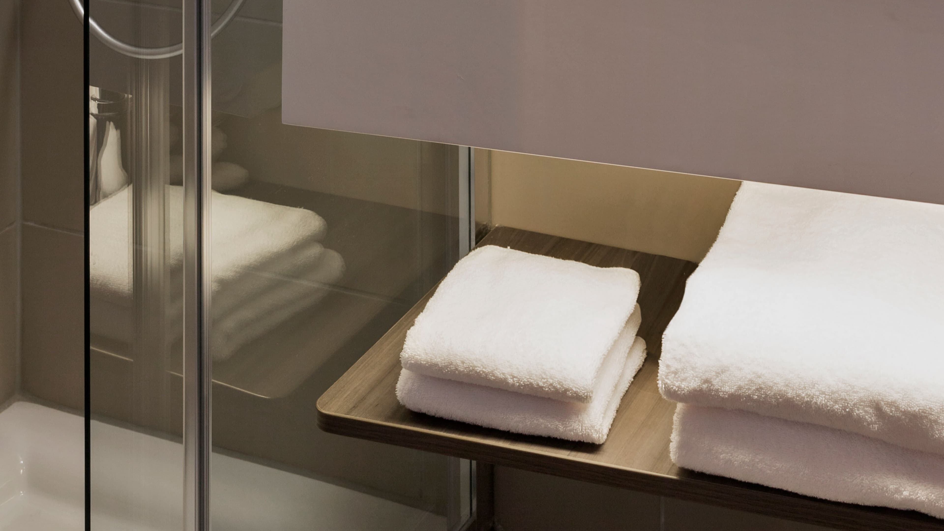 MOXY Sleeper Queen - Image 5