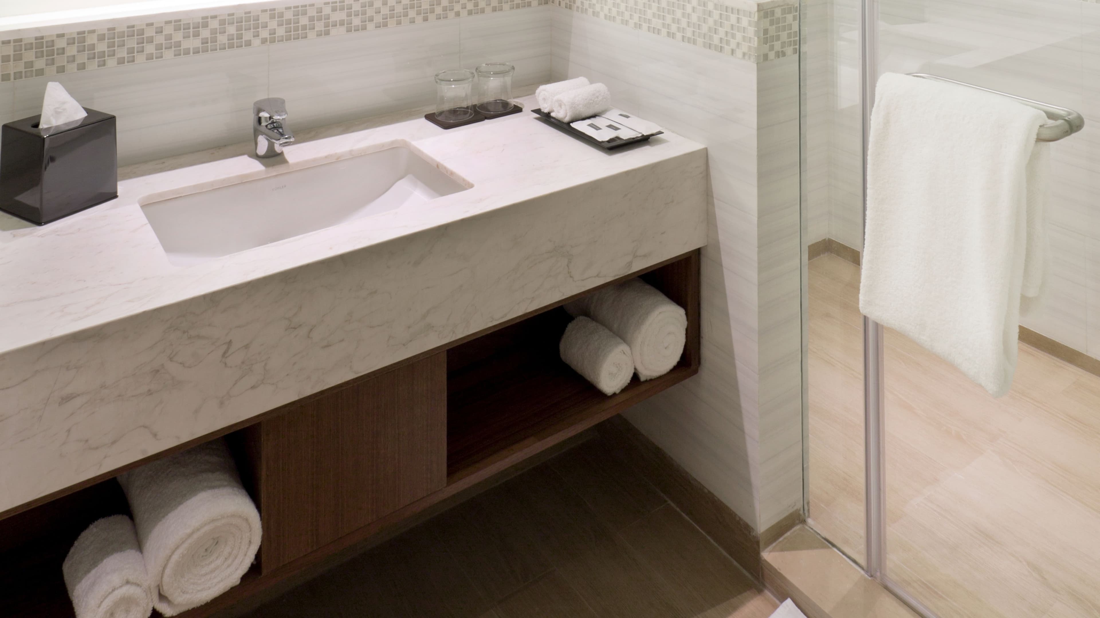 Deluxe Guest room - Image 4