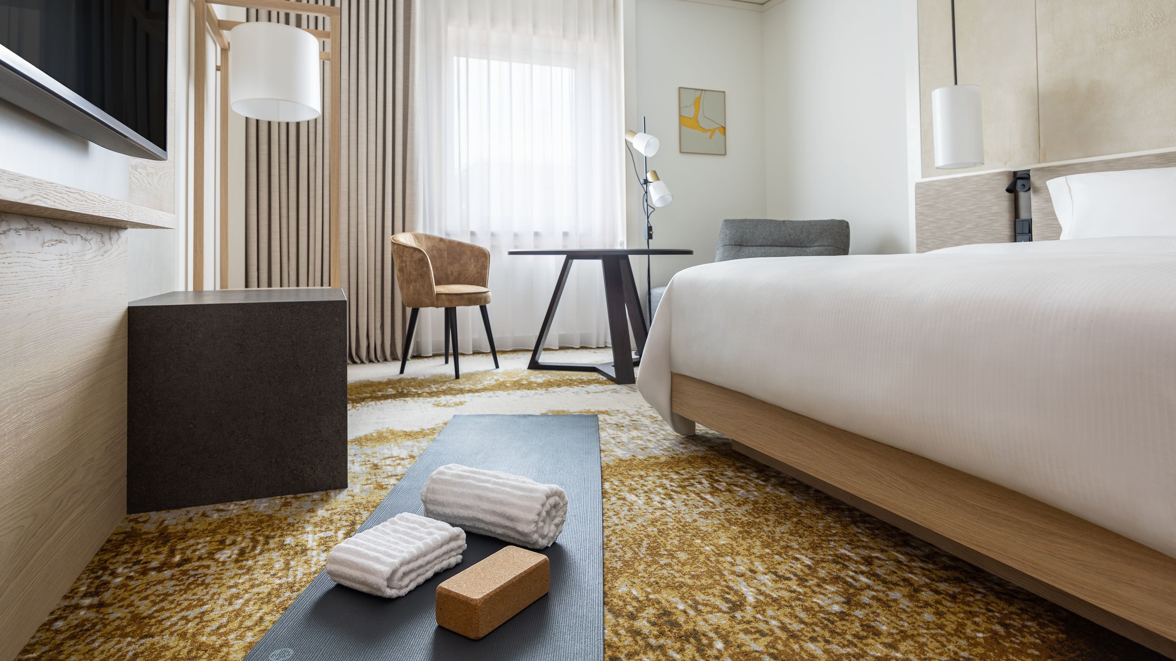 Deluxe Guest room - Image 9