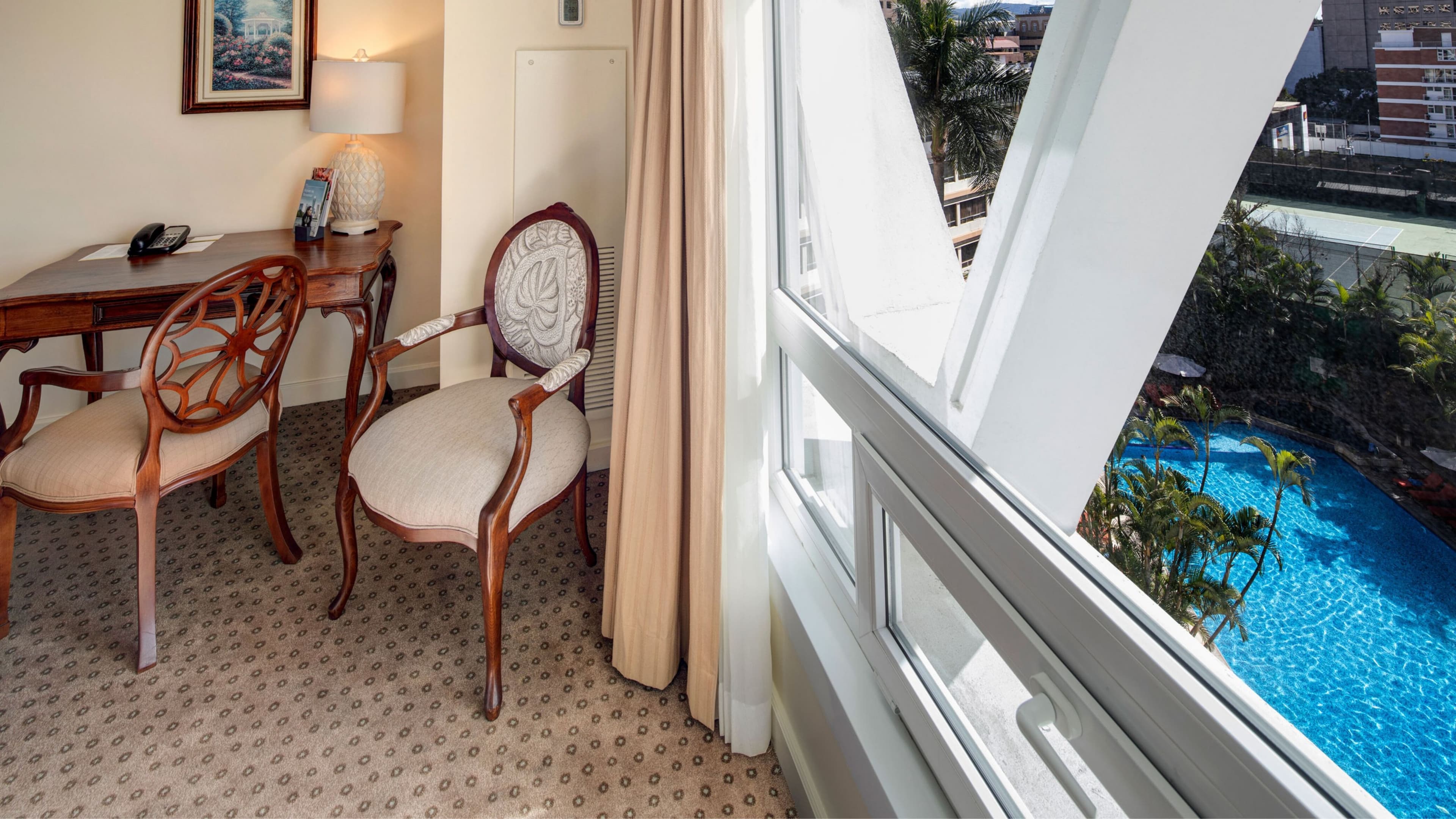 Deluxe Guest room - Image 3