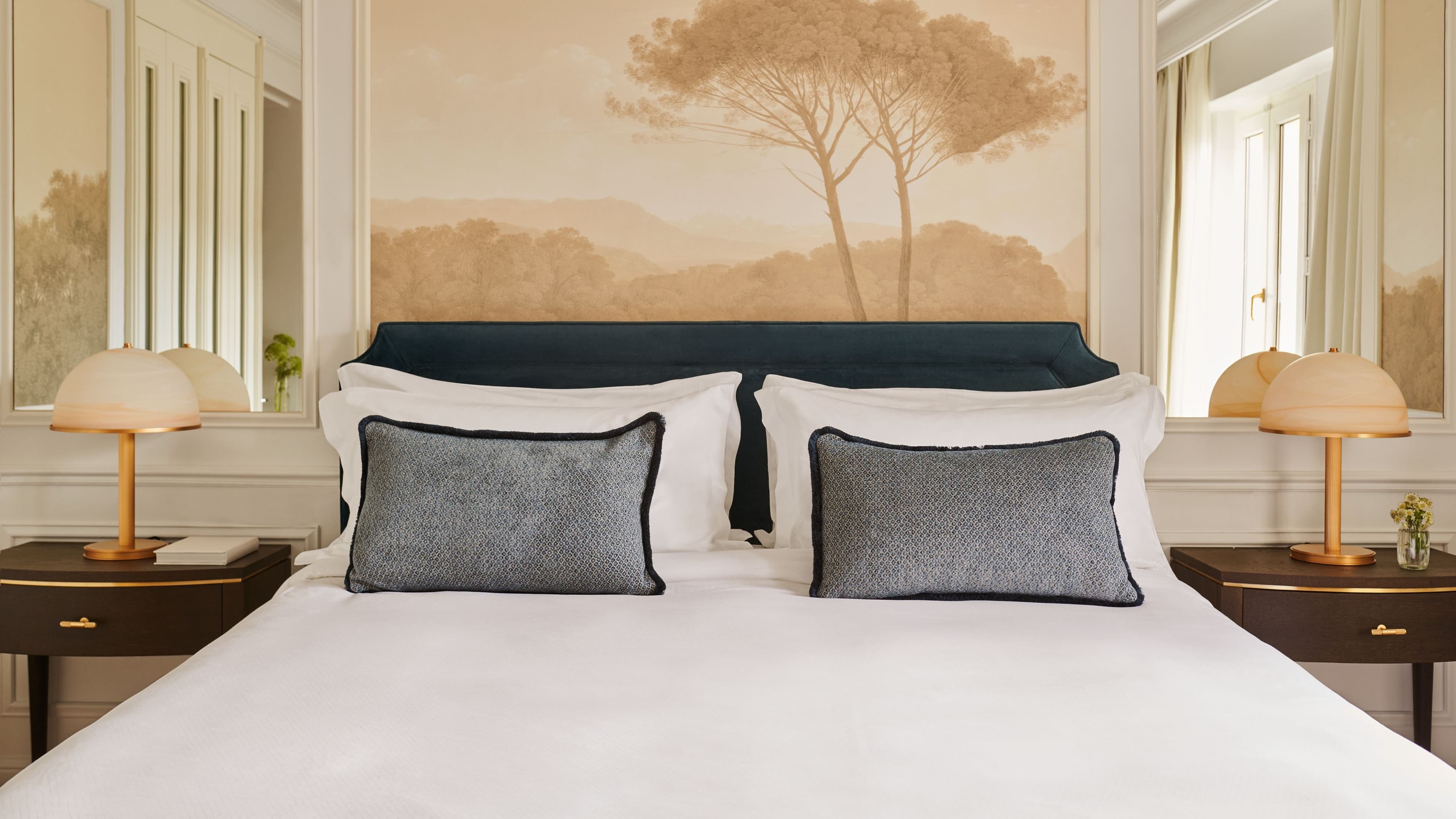 Deluxe Room - Image 3