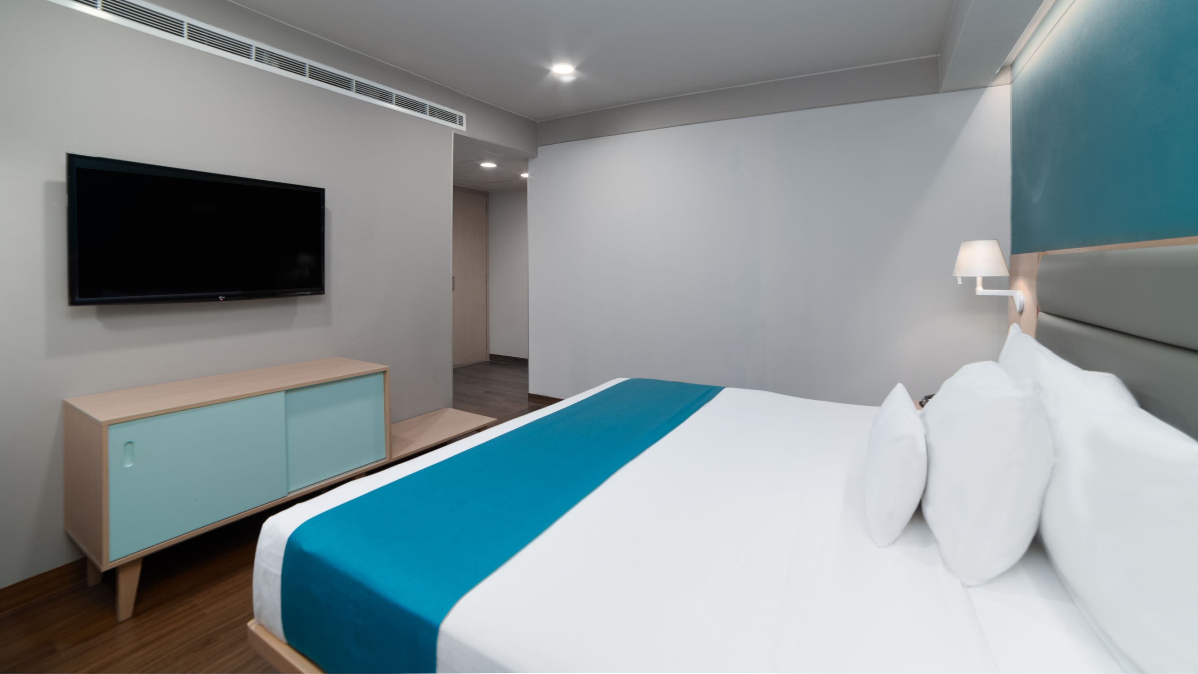 1 Bedroom Suite - Image 4