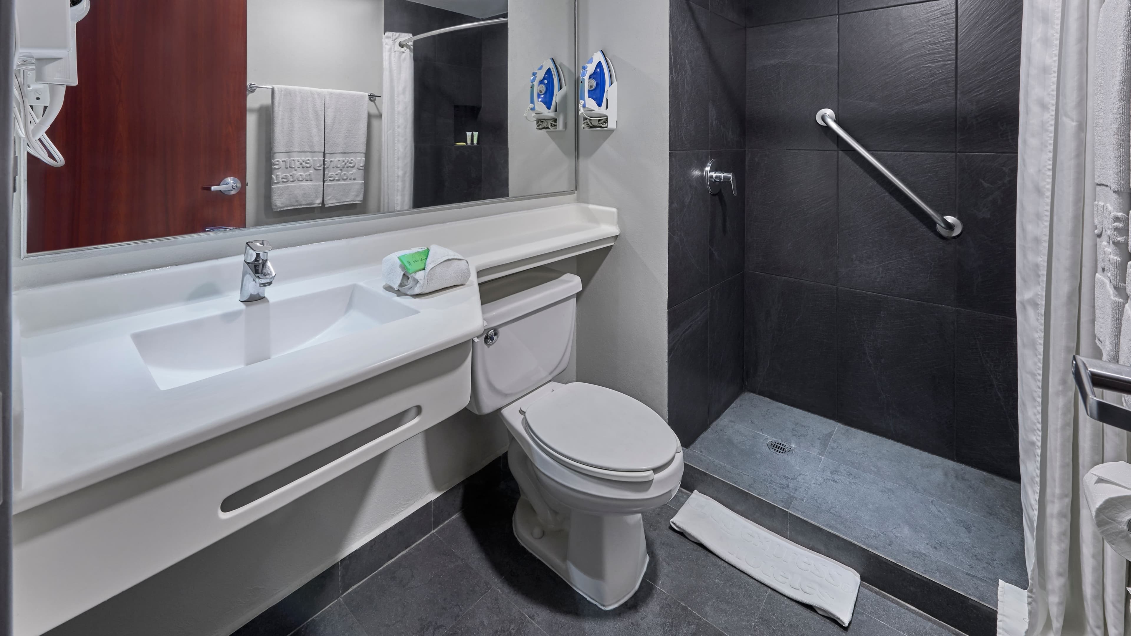 Double Room Street View - Image 5