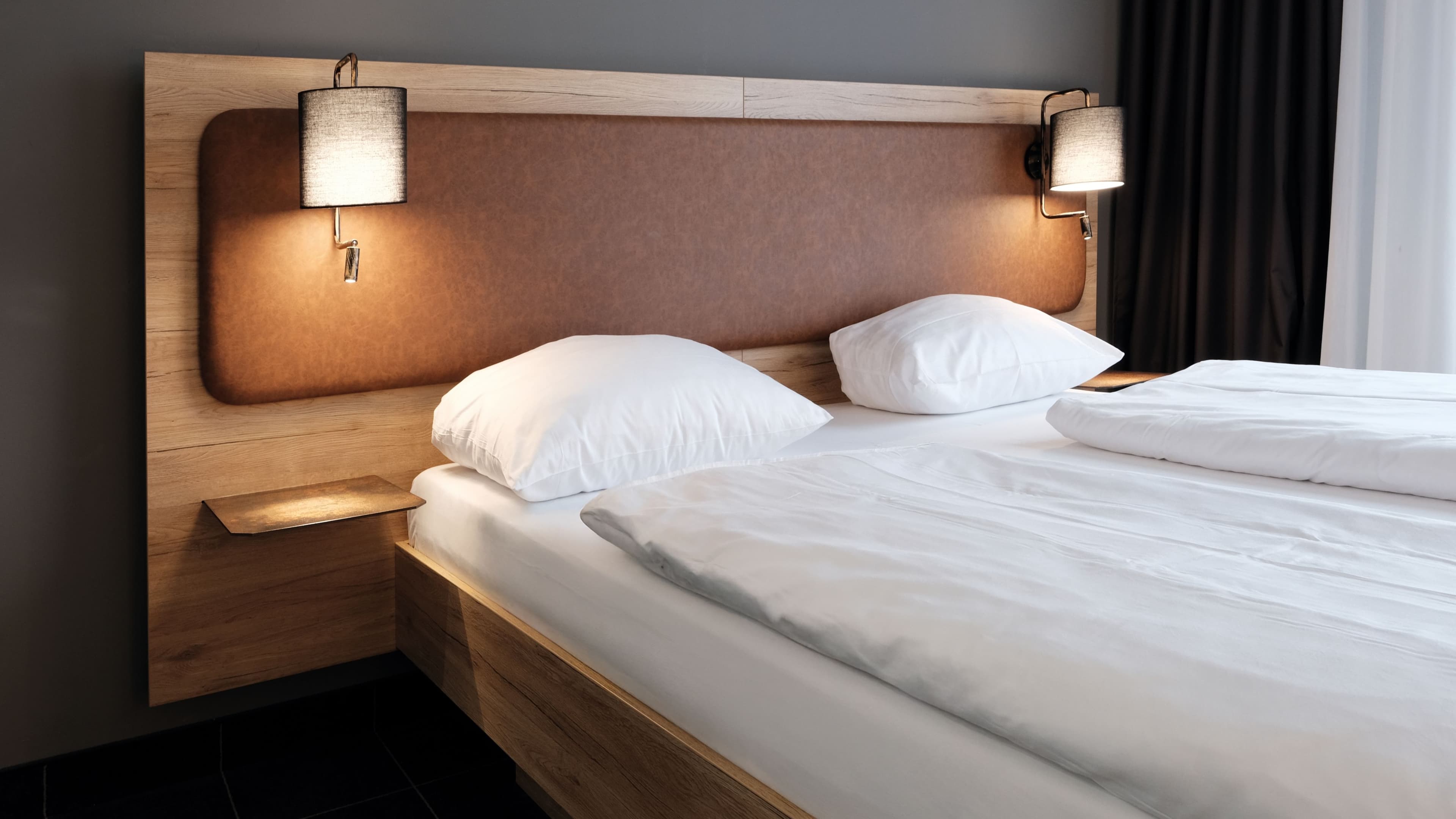 Standard Queen - Image 1