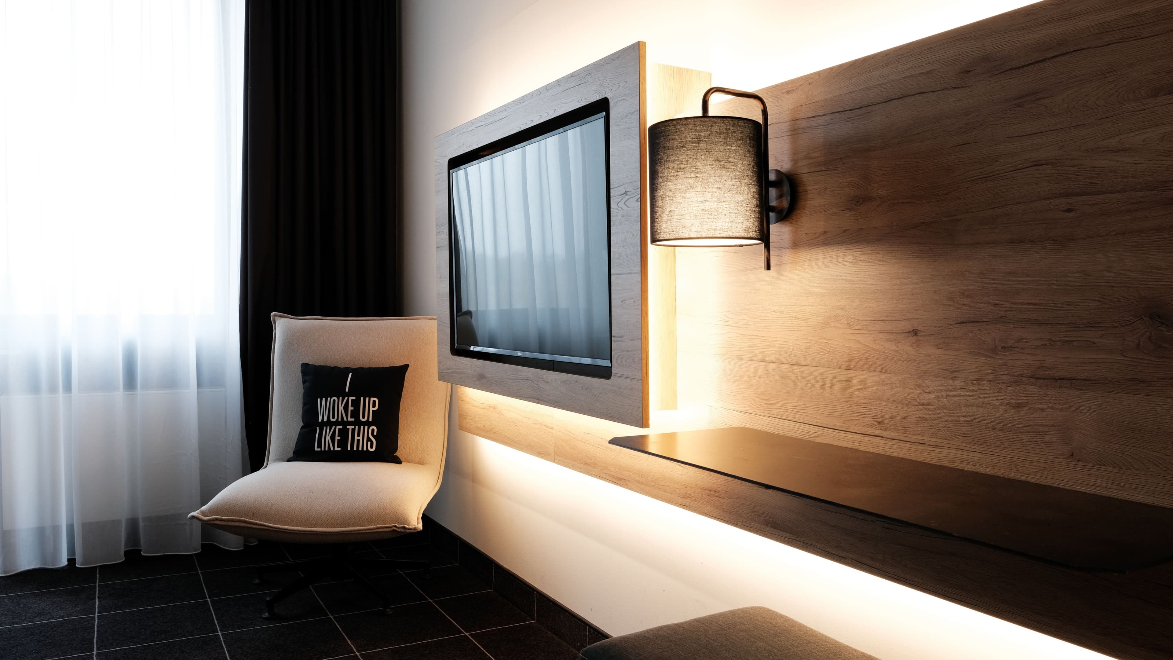 Standard Queen - Image 4