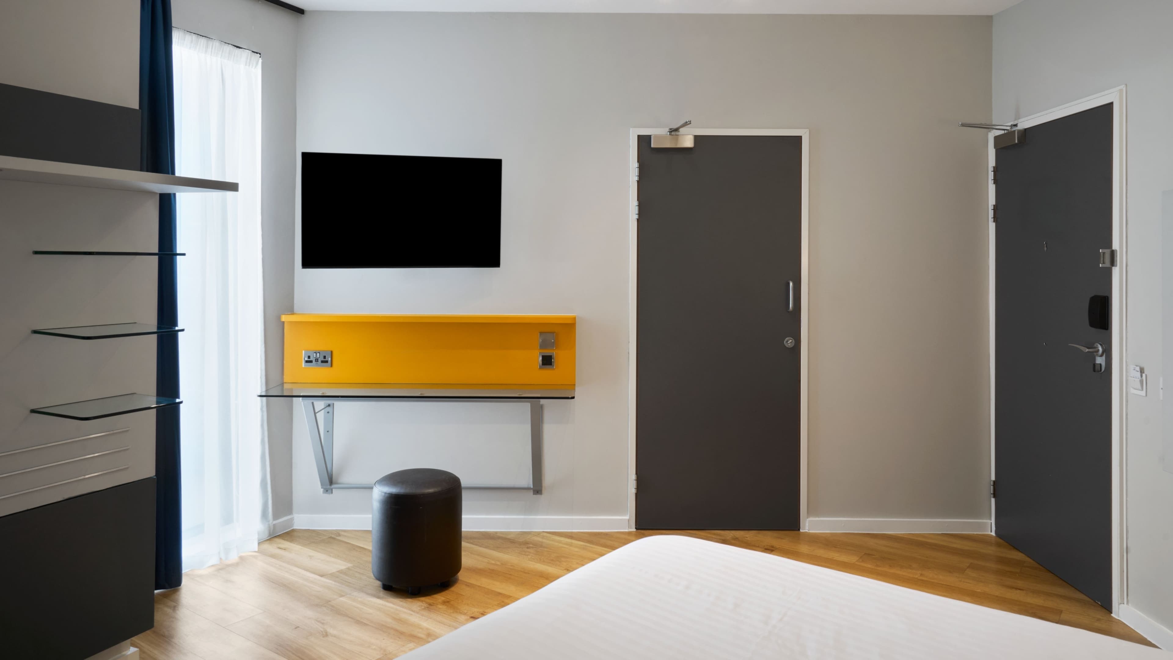 Standard Double - Image 2