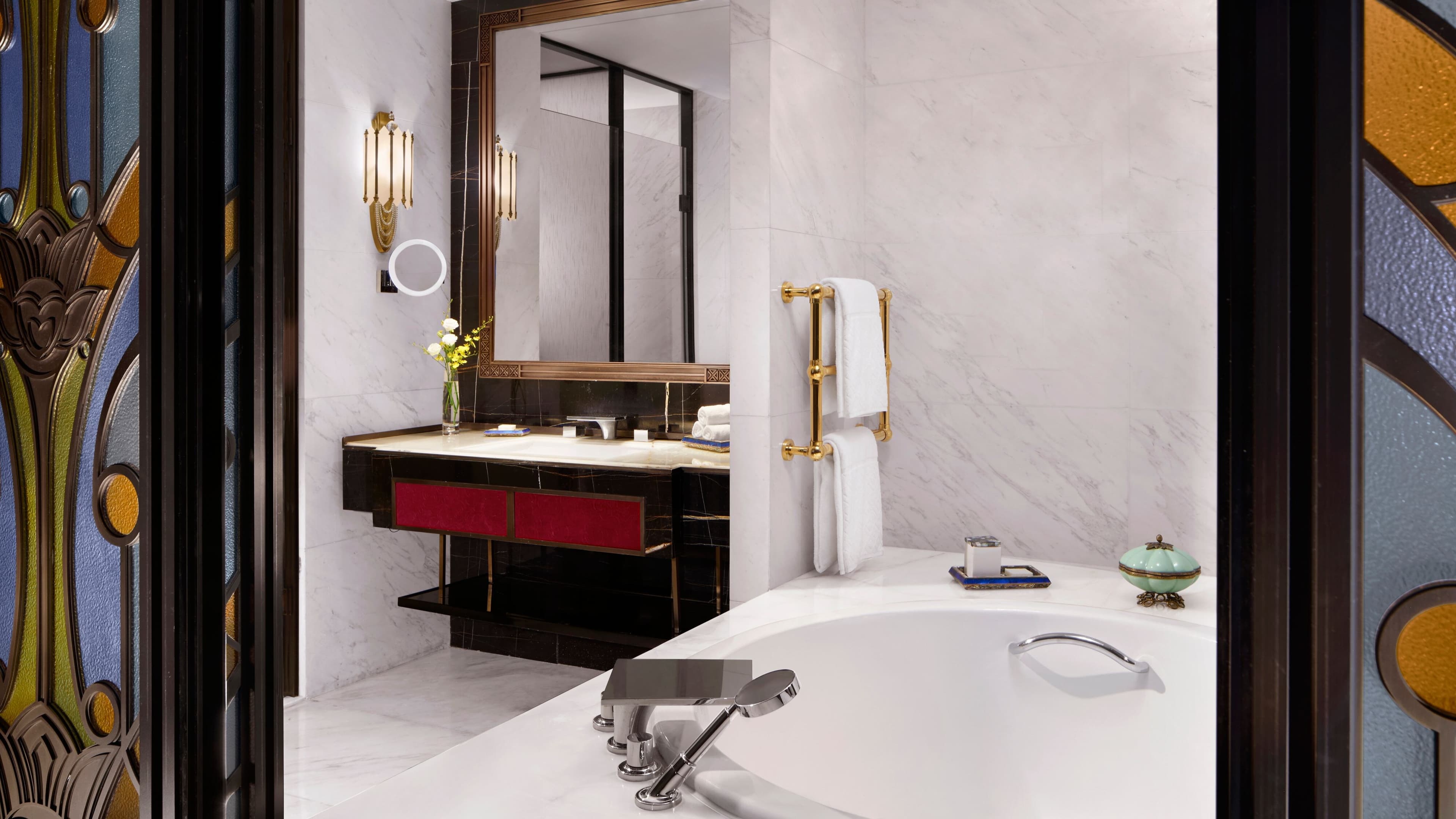 Yu Garden View Twin Room - Image 3