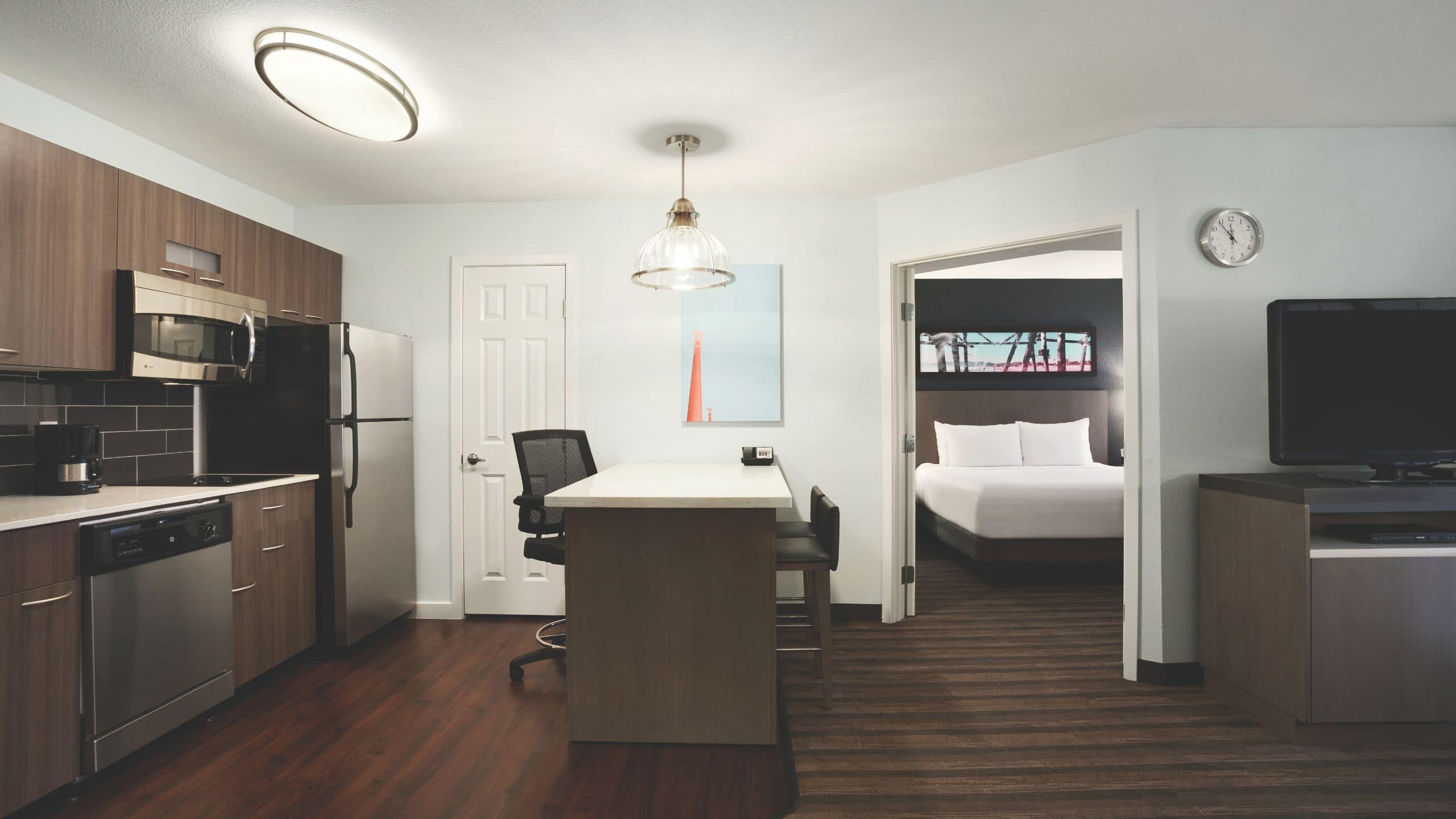 Two Bedroom King/King Suite - Image 4