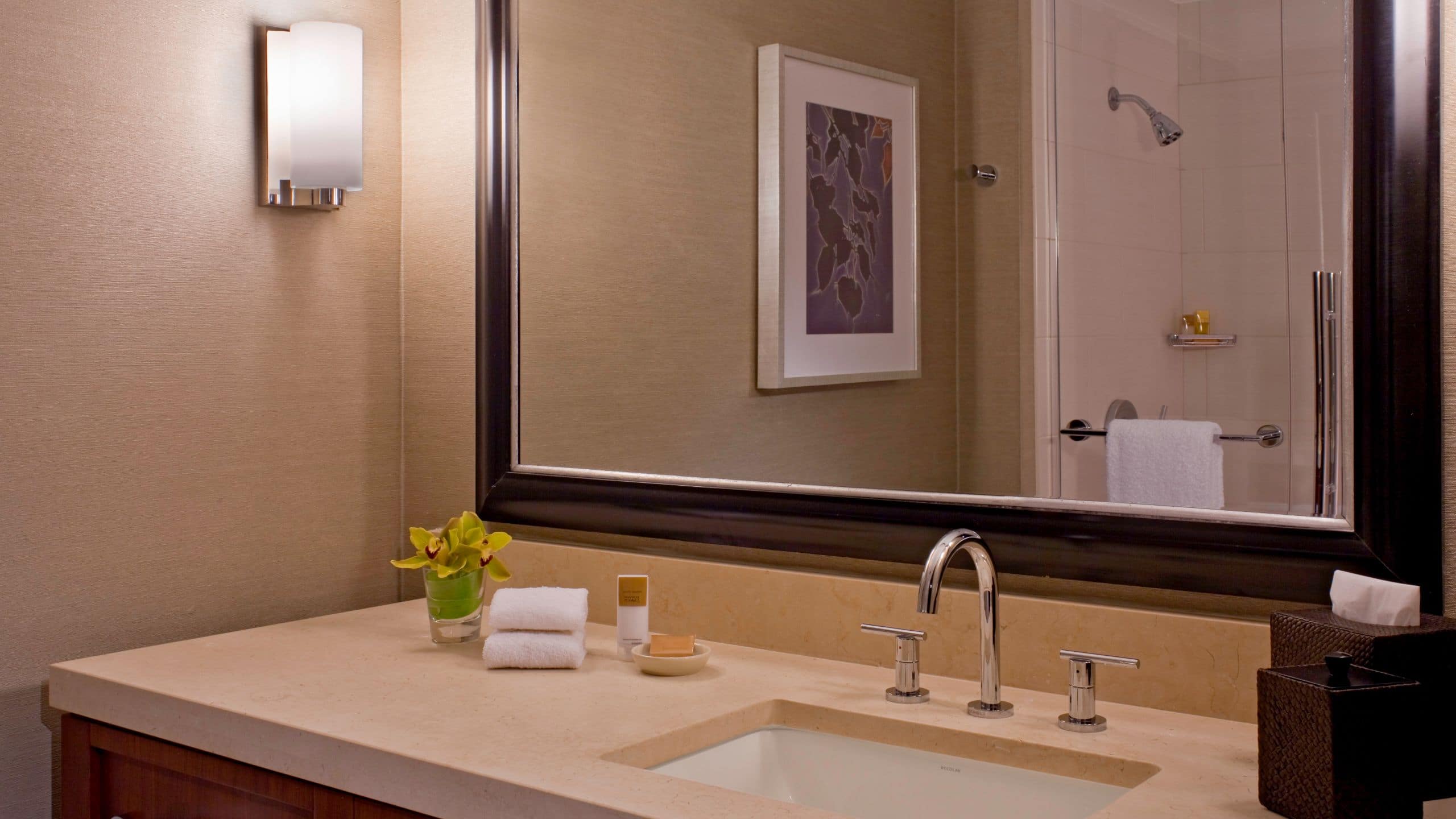 1 King Bed Accessible Tub - Image 1