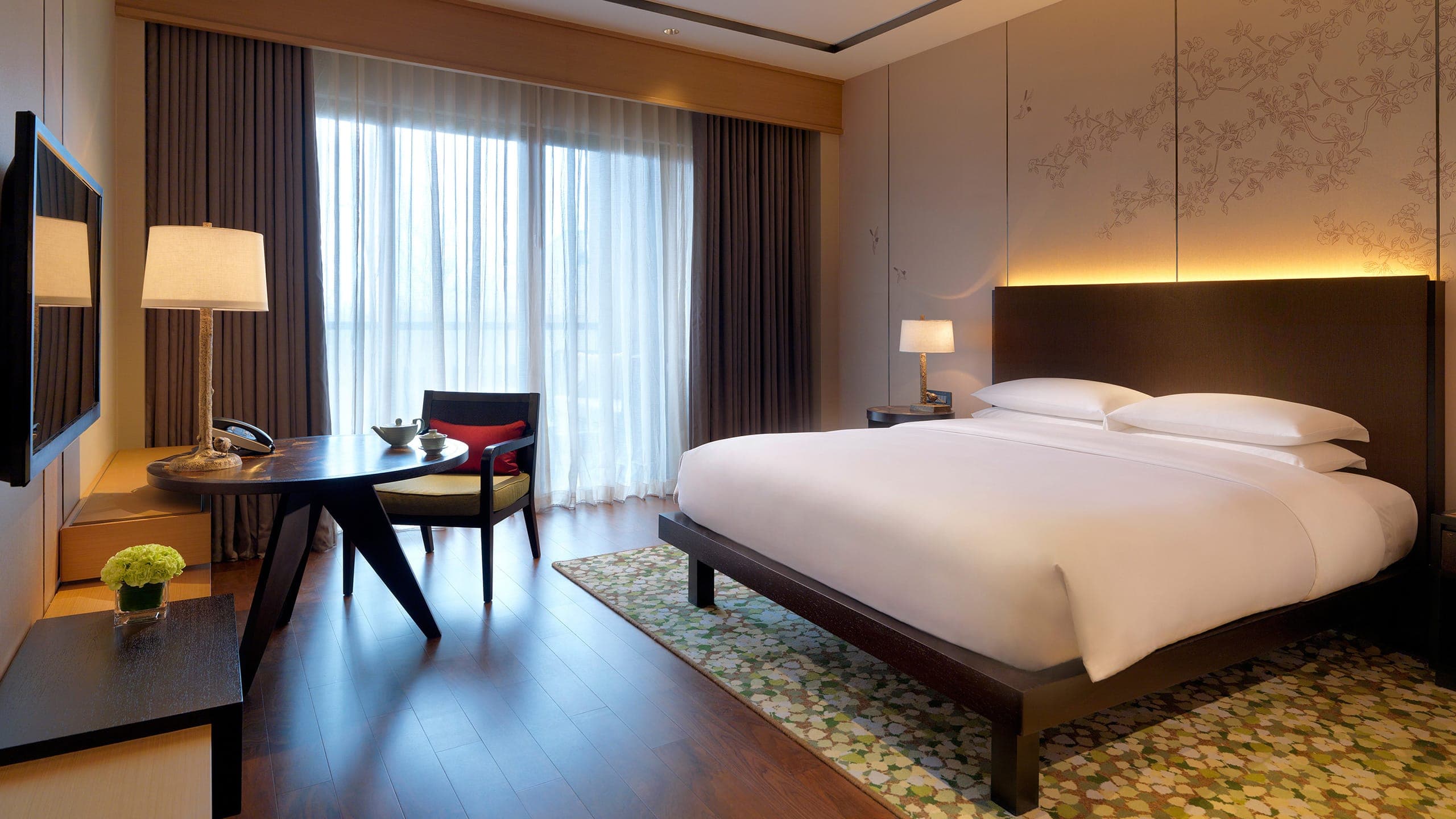 Regency King - Image 1