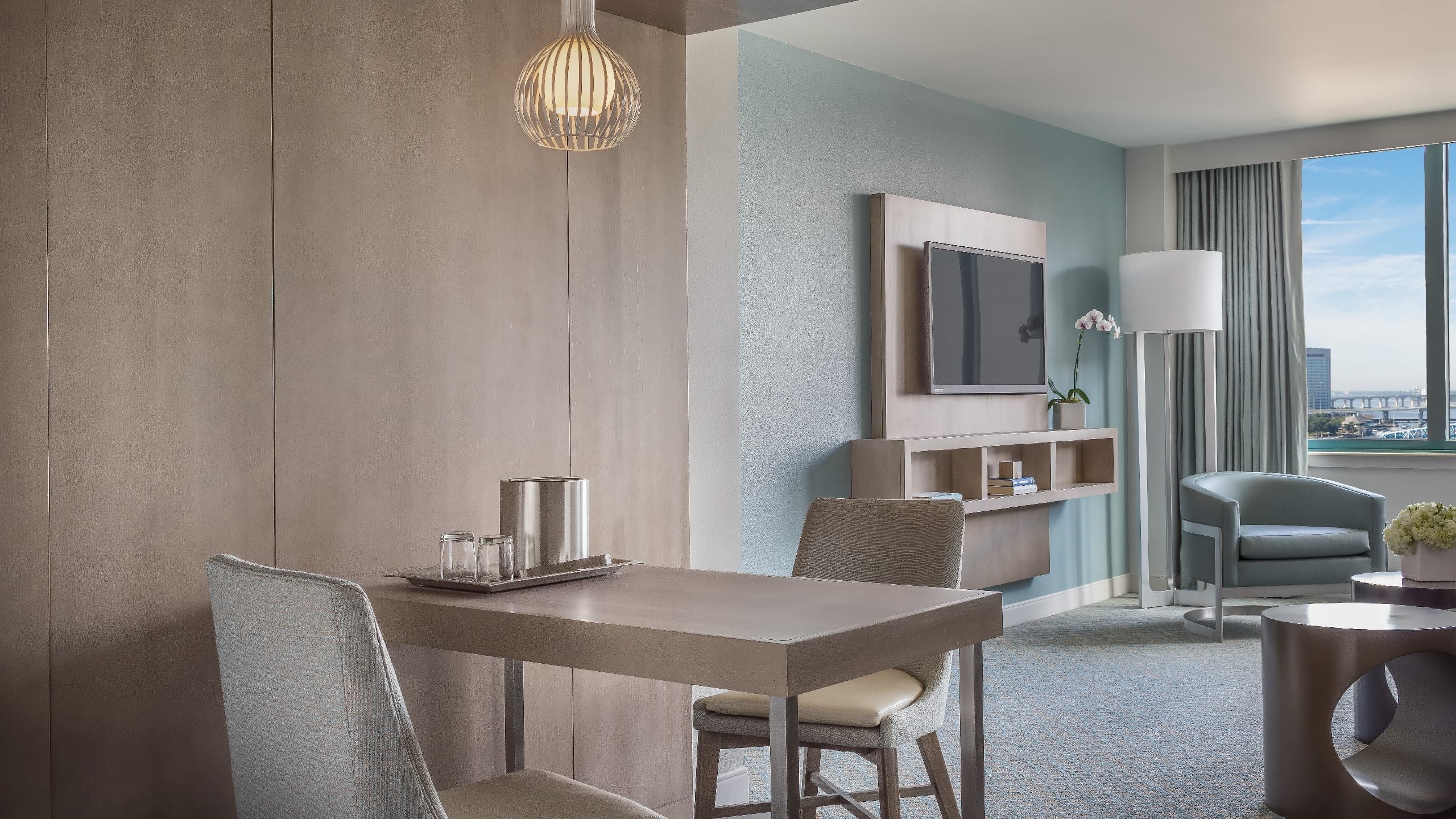 Executive Suite - Image 3