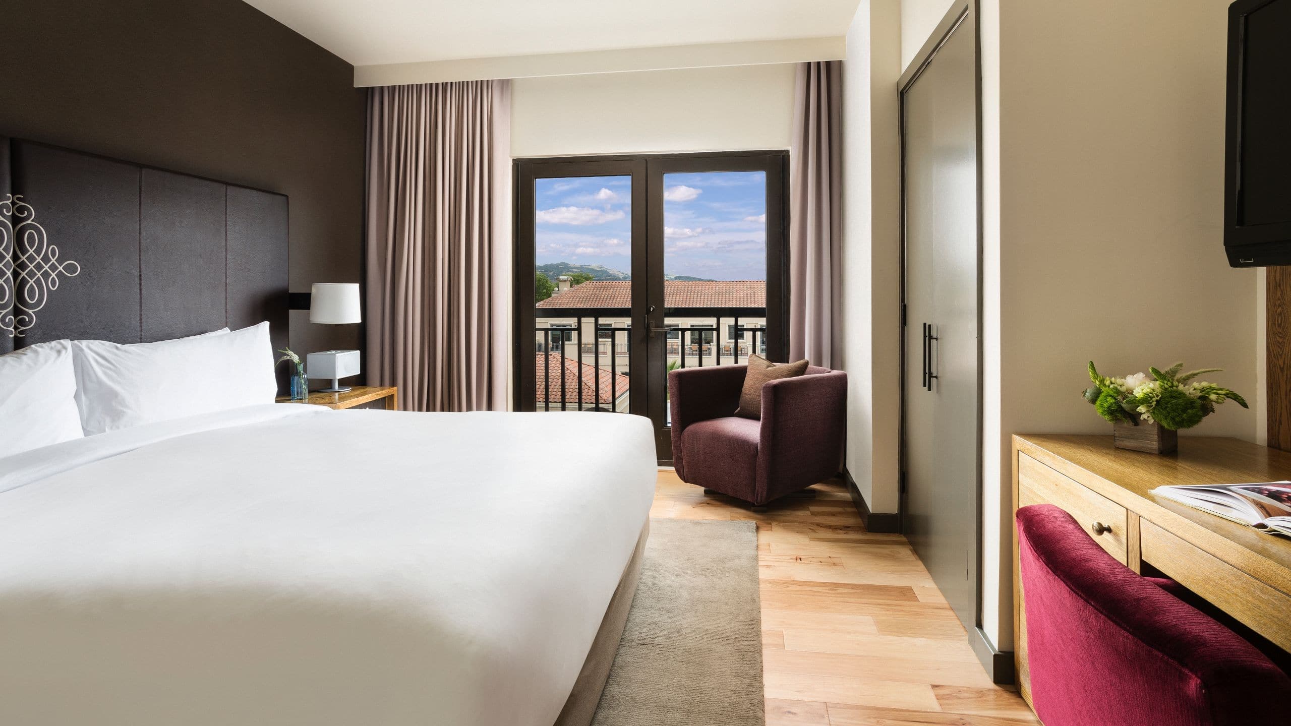 1 King Bed - Image 1