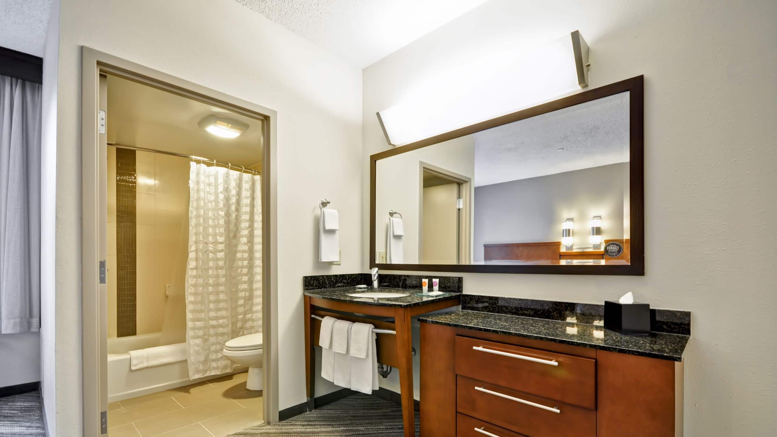 Two Double Beds (with sofa bed) - Image 5