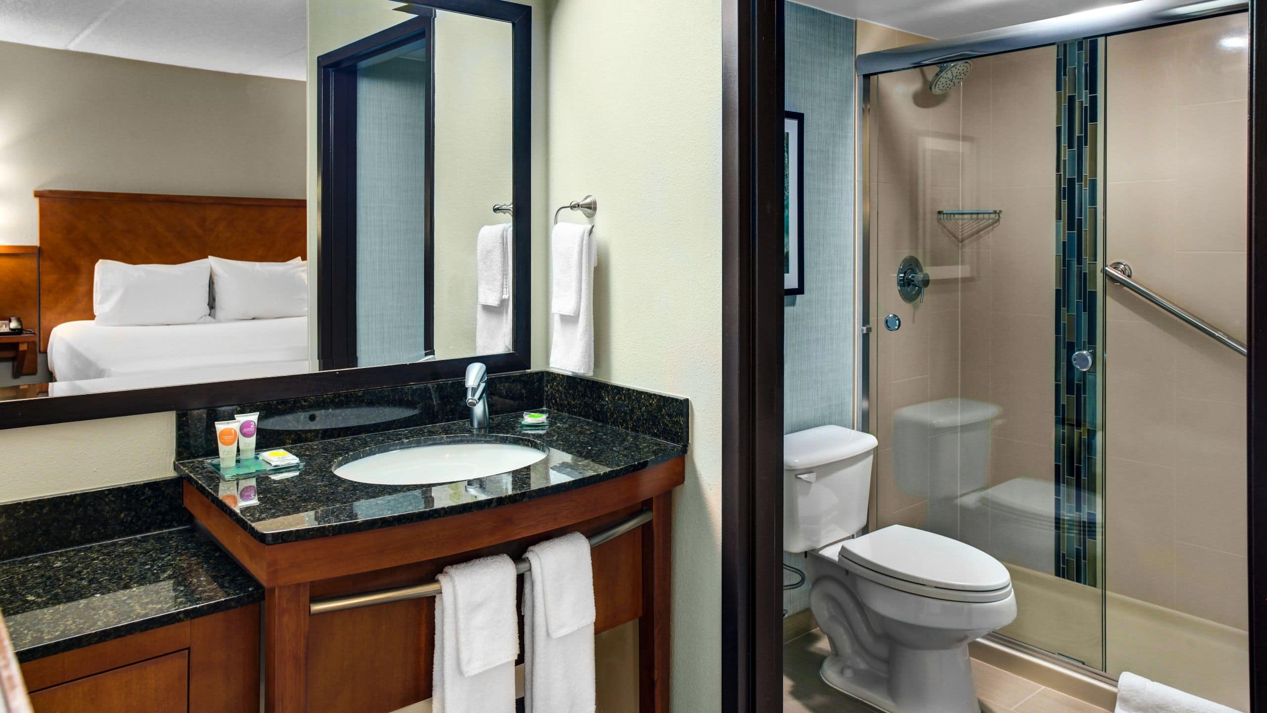 Two Double Beds (with sofa bed) - Image 4