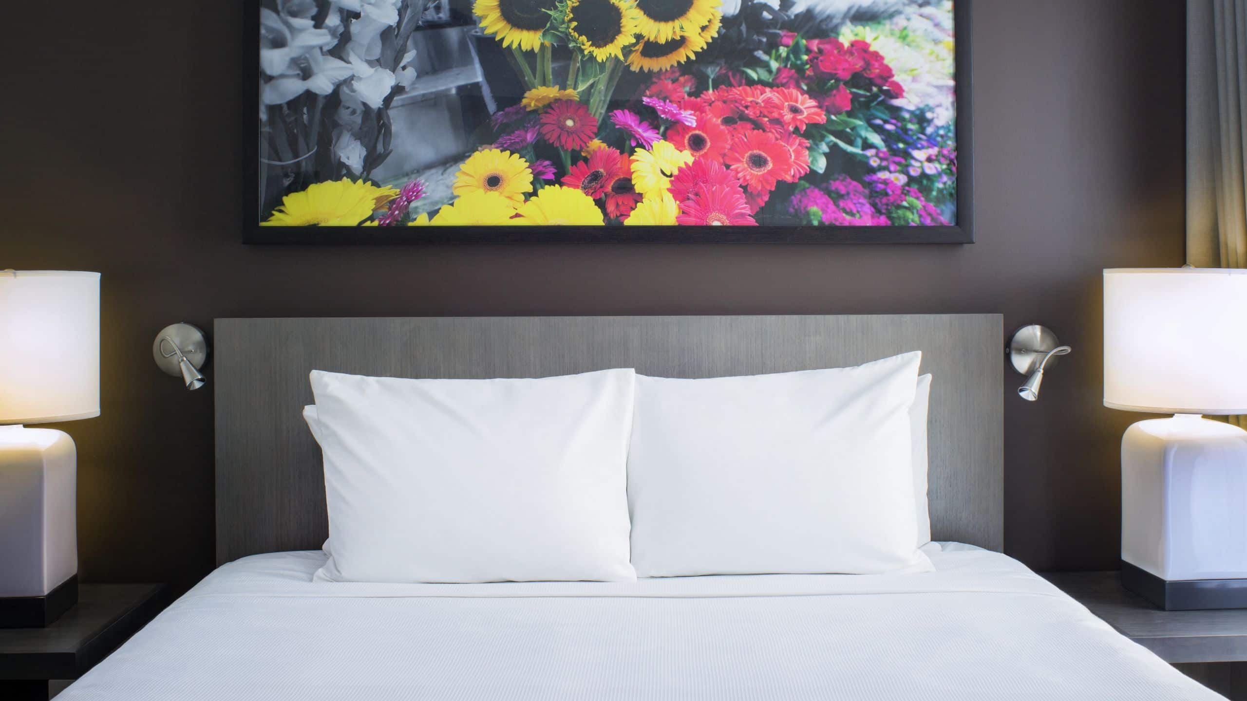 Den Guestroom | King Bed | No Sofa Bed - Image 2