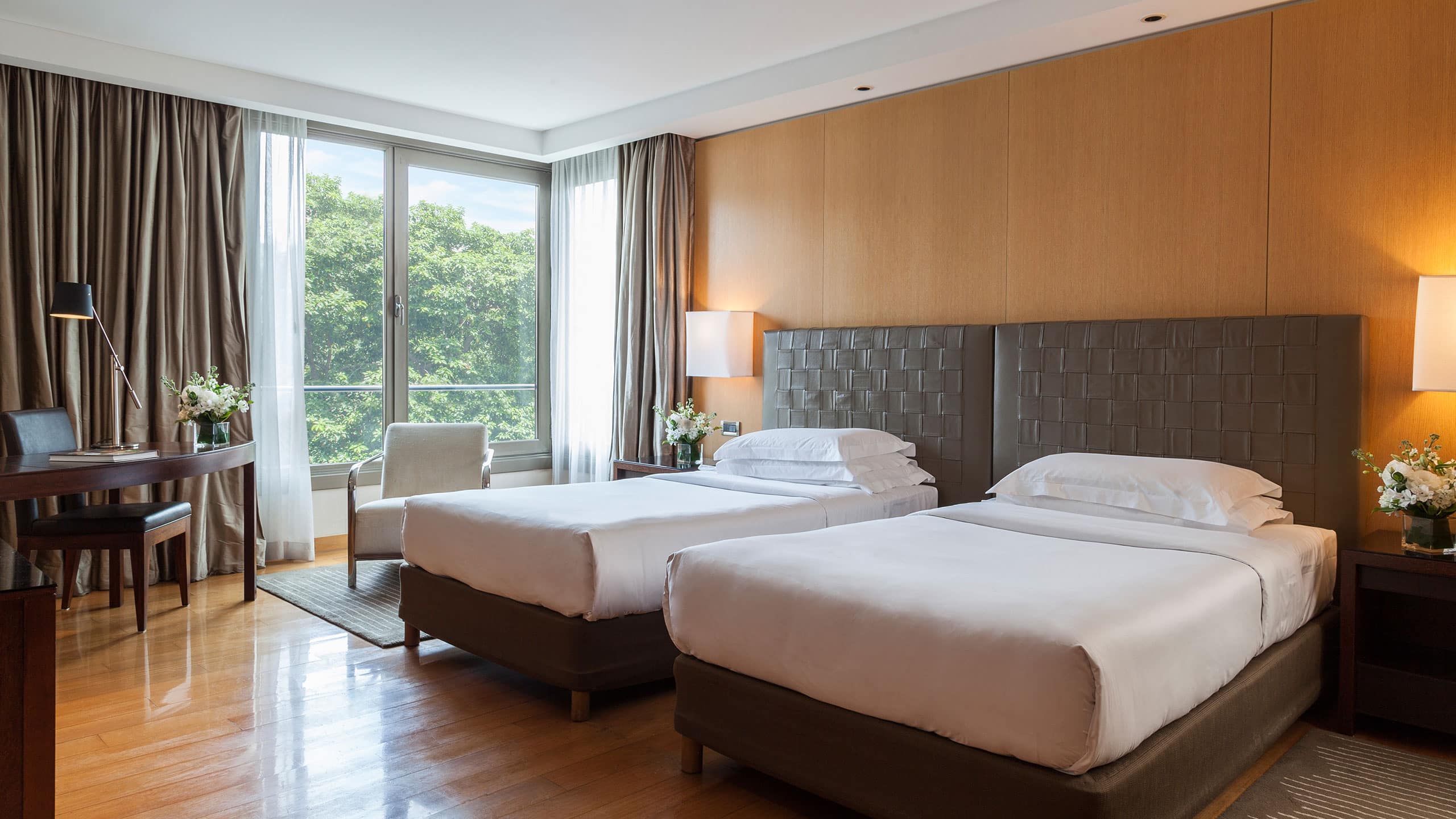 2 Twin Beds Deluxe - Image 1