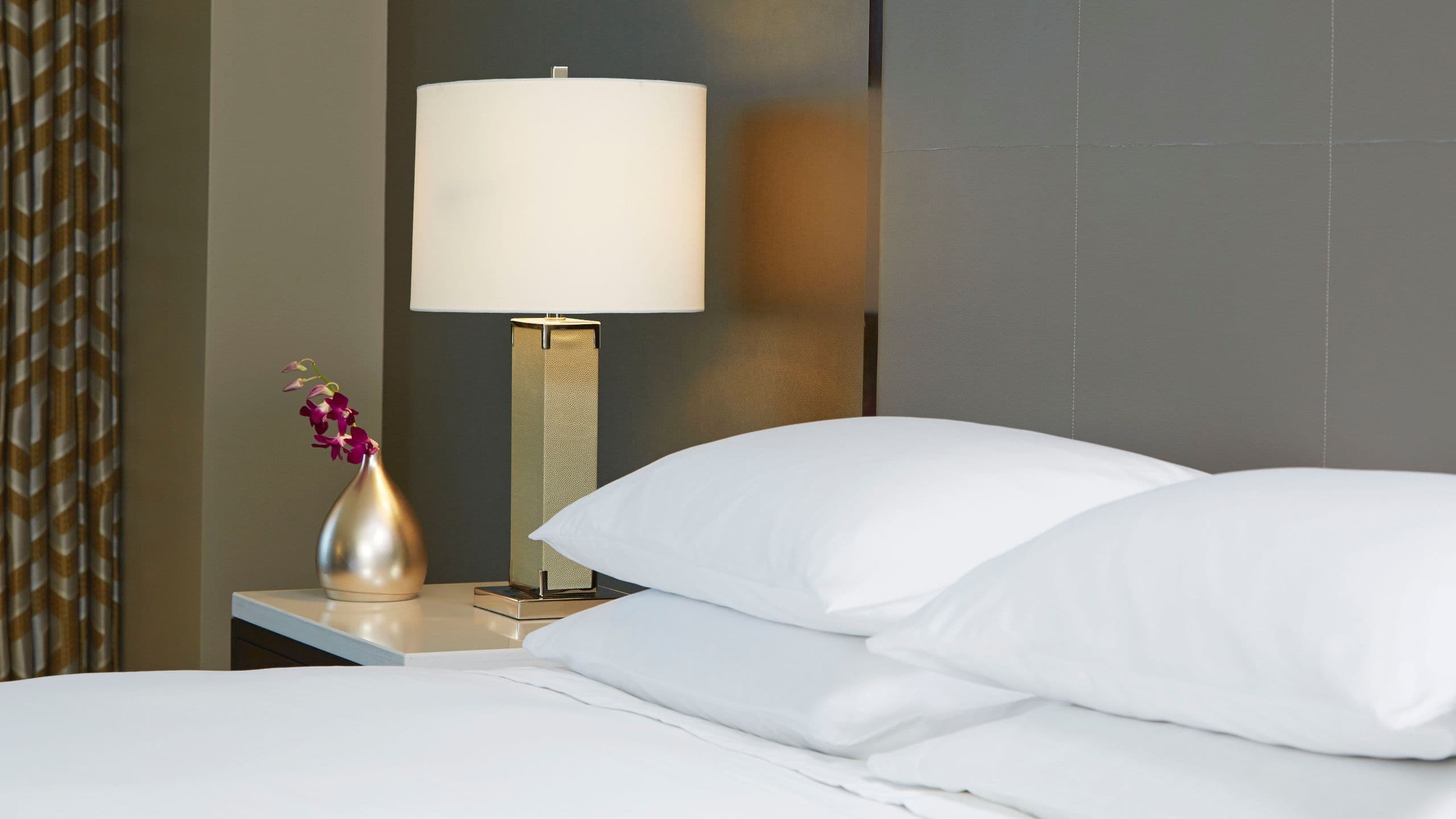 Deluxe Suite - Image 4