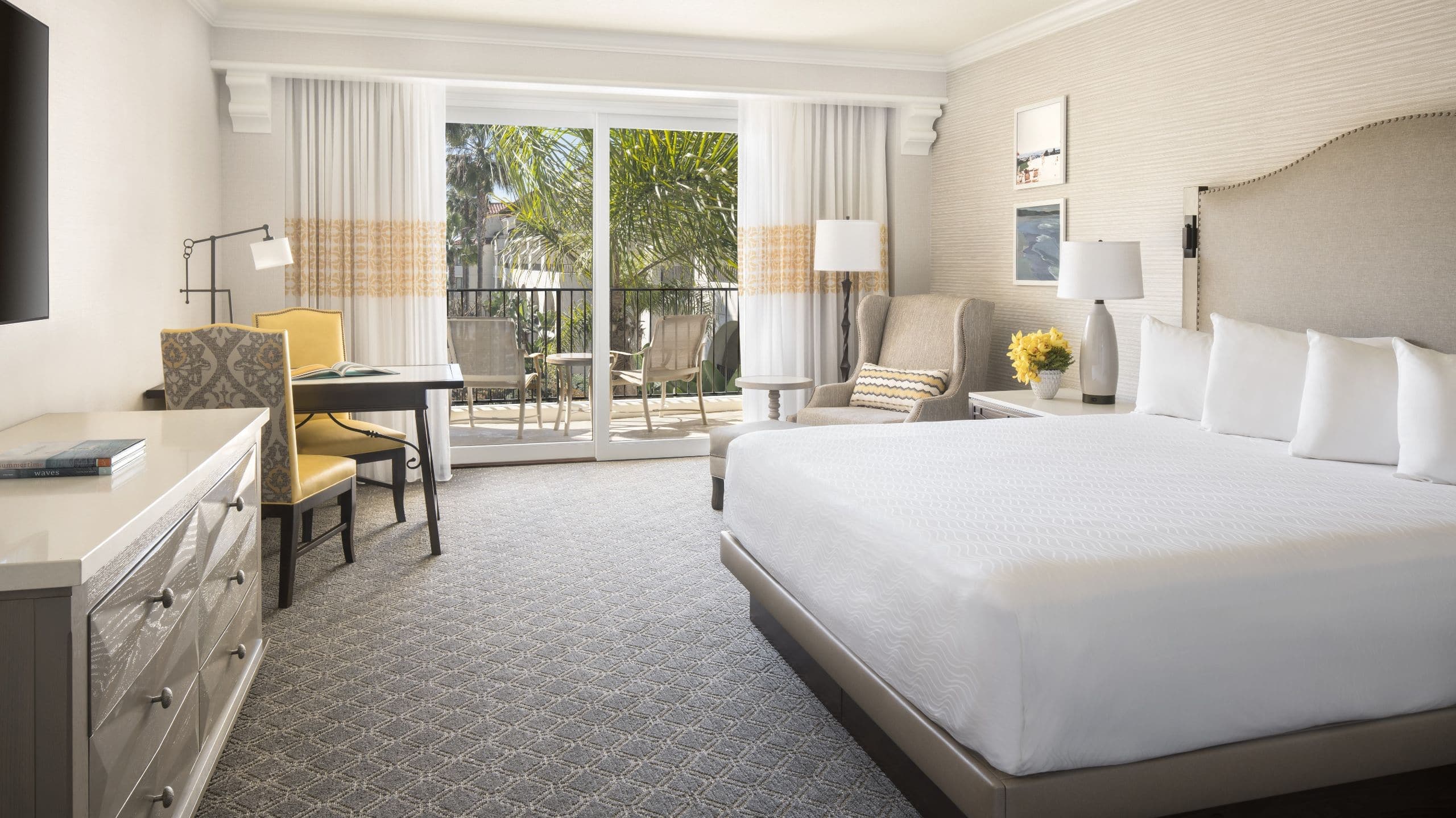 1 King Bed Accessible Shower - Image 1