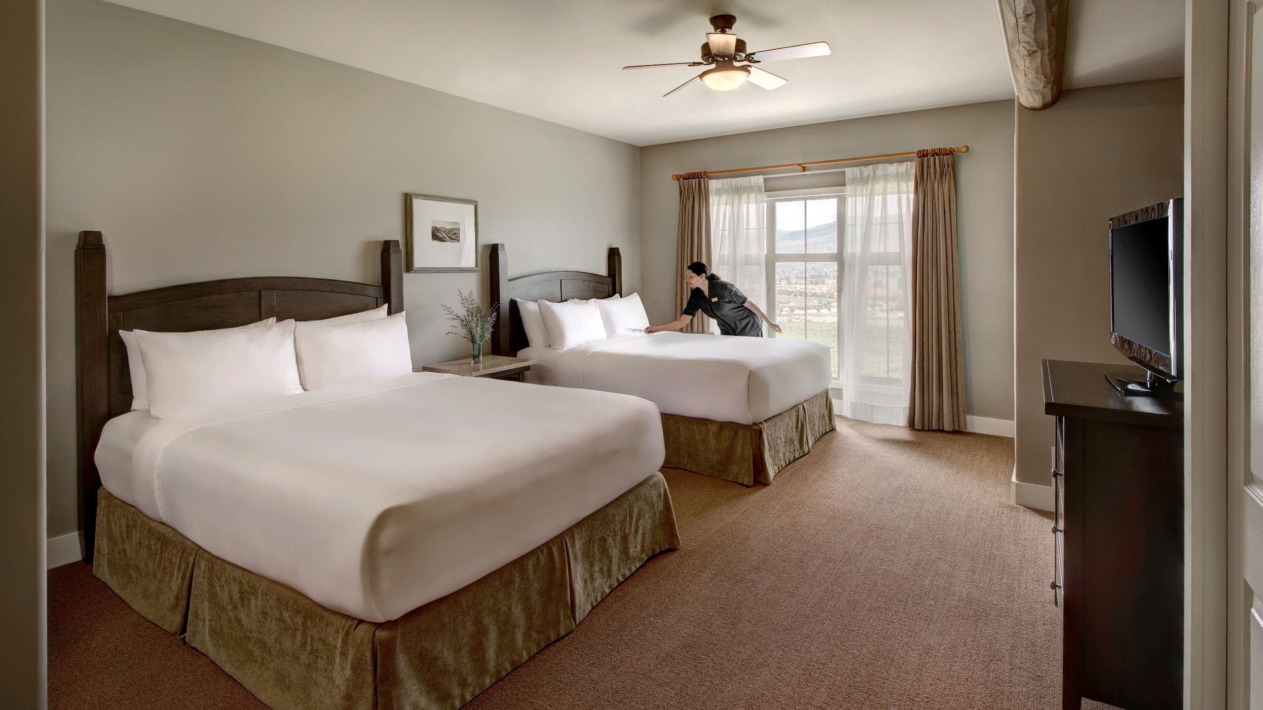 One-Bedroom Condo With Two Queen Beds (Plus Pullout Bed) - Image 1