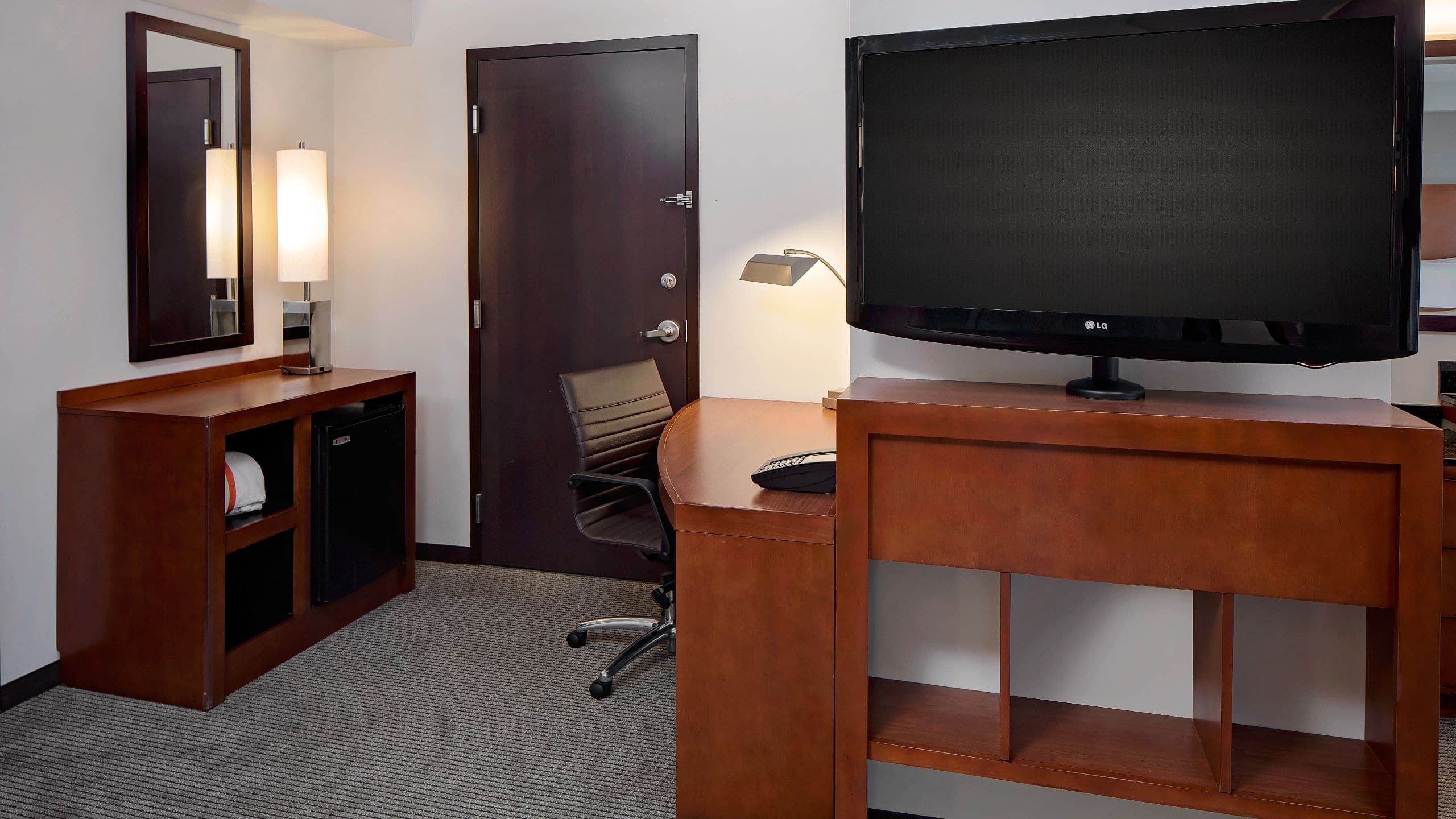 King Bed (with Sofa Bed) - Image 4