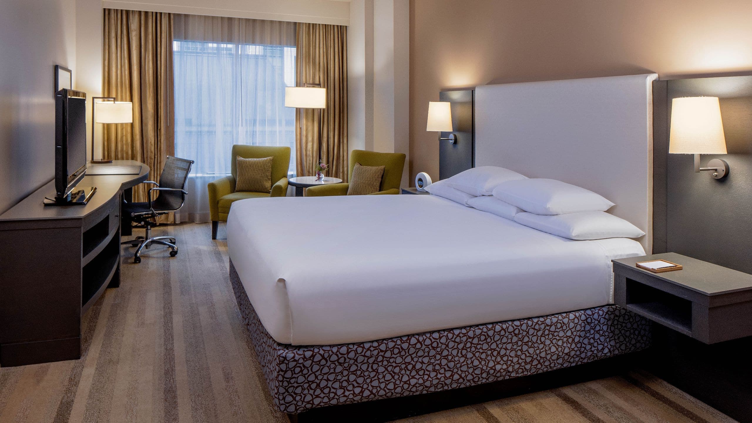 1 King Bed - Image 1