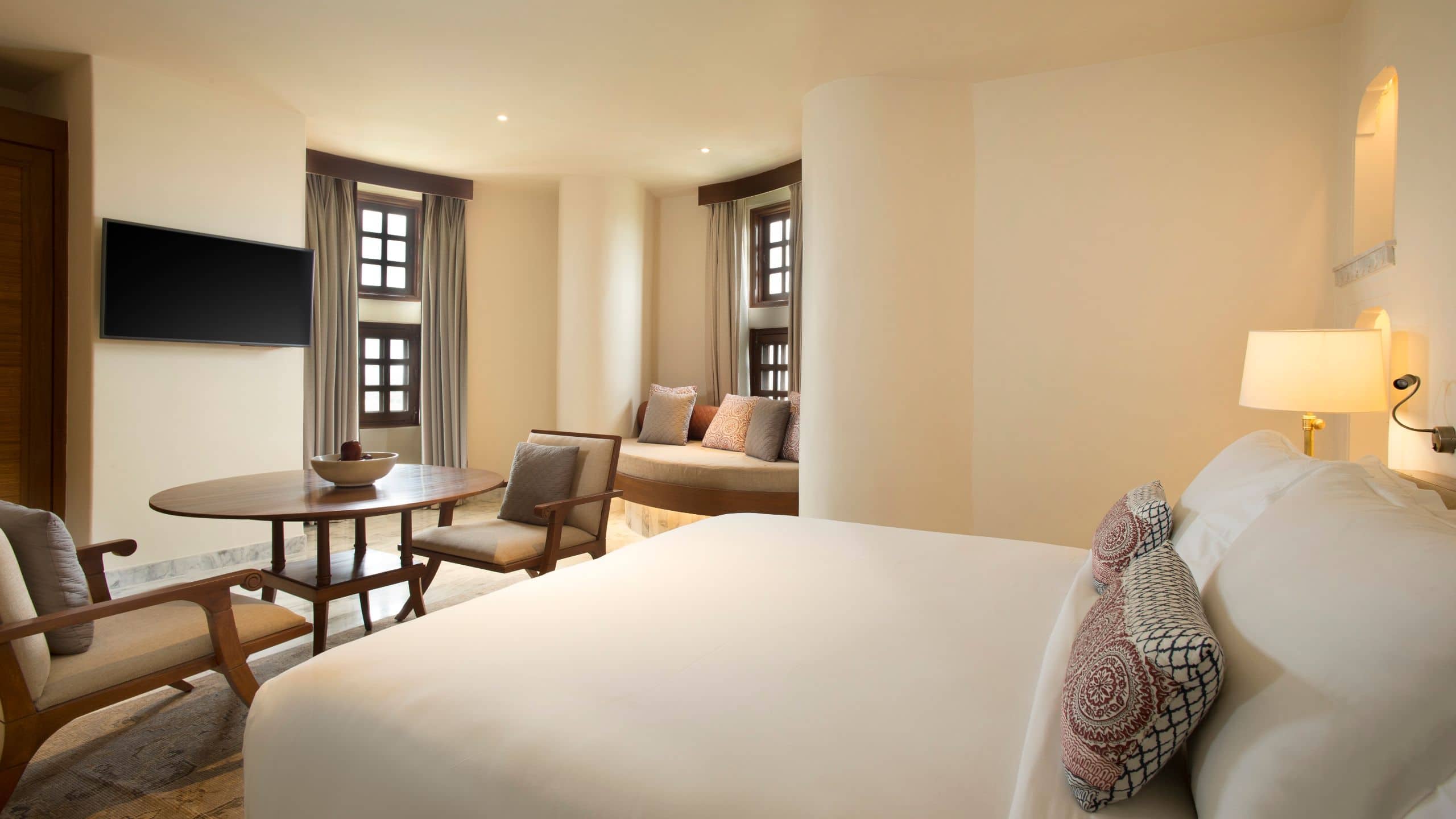 1 King Bed Heritage Room - Image 1