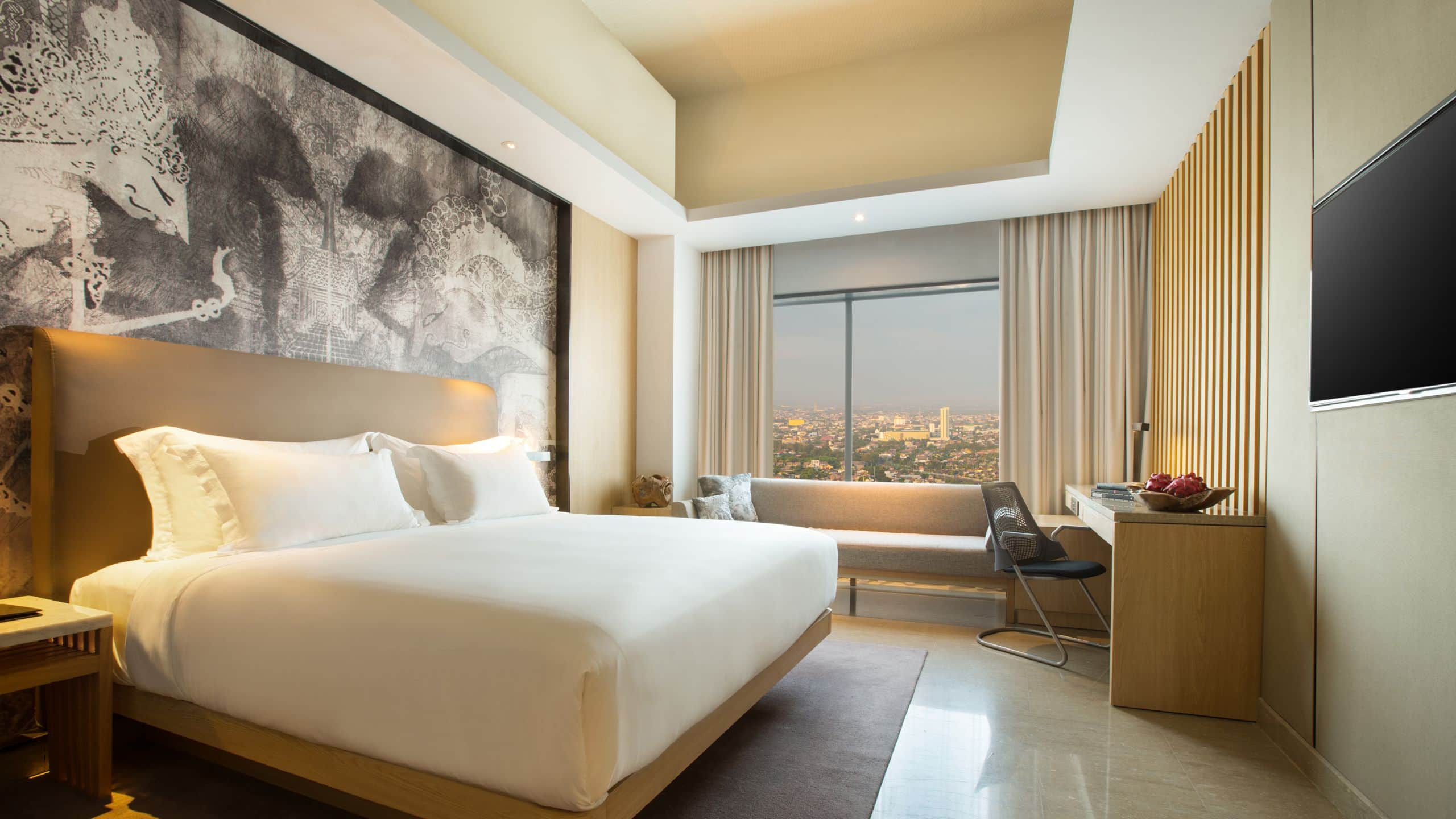 1 King Bed, Mountain View - Image 1