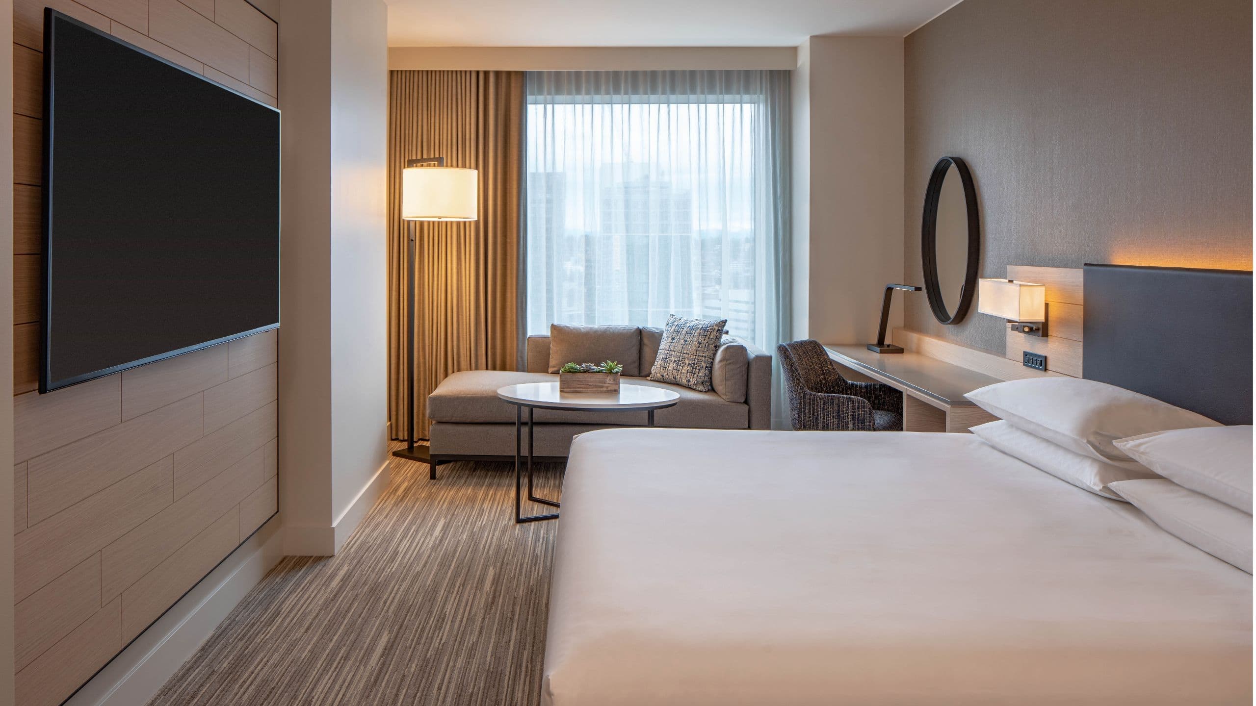 1 King Bed - Image 1