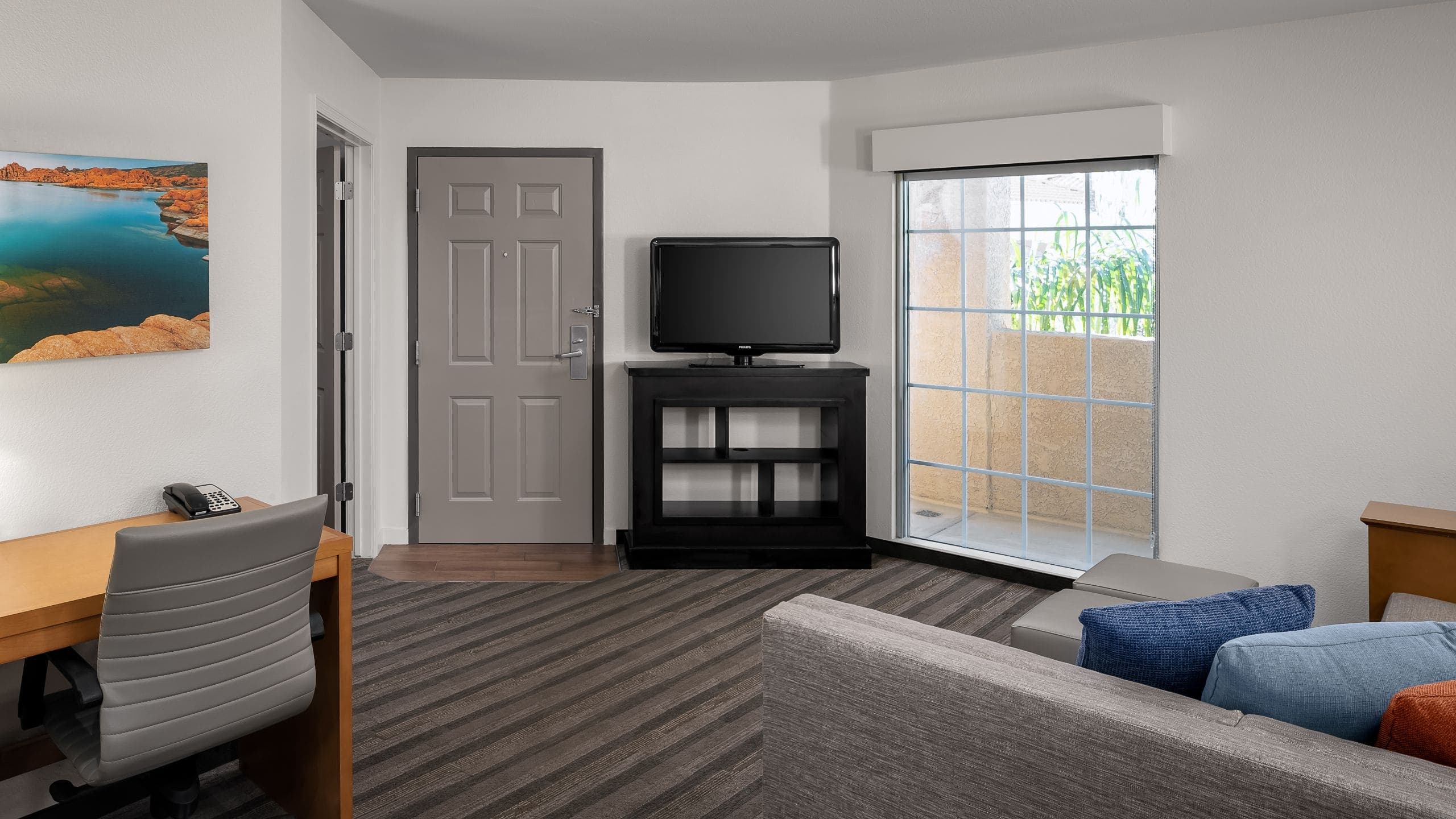 One Bedroom King Suite - Image 3