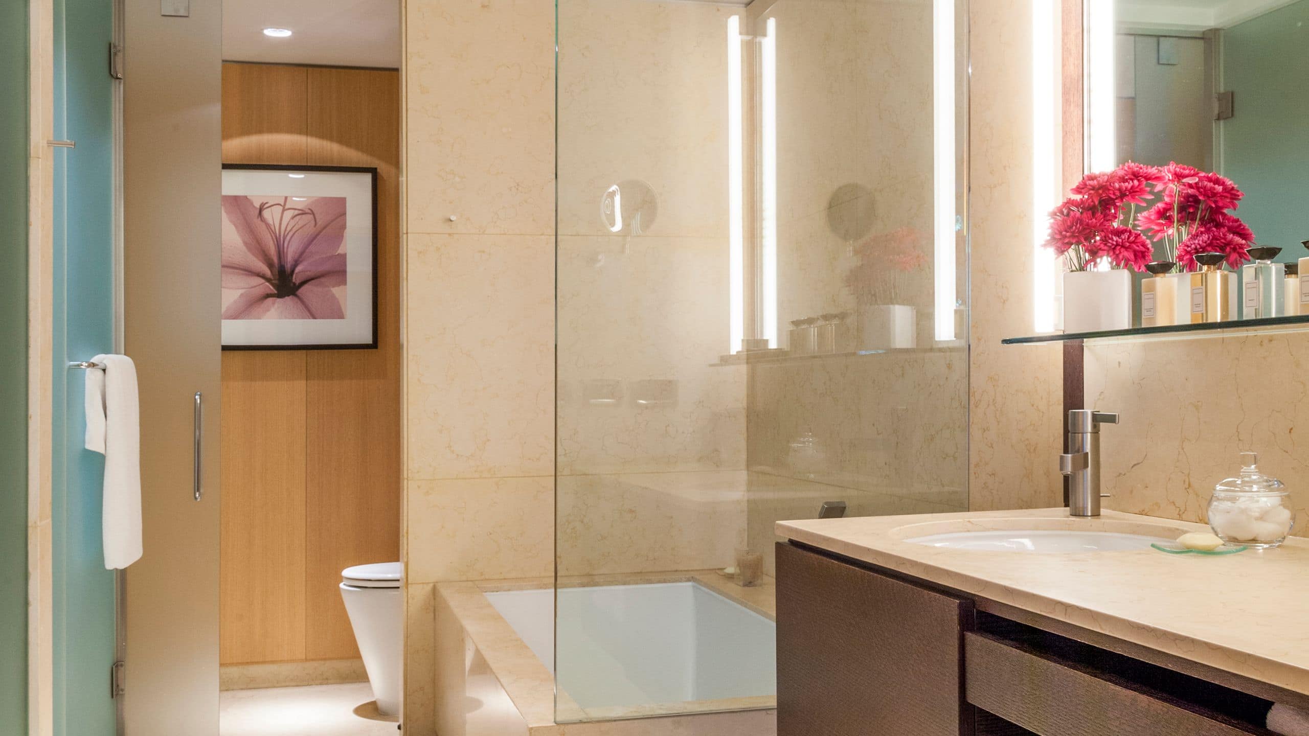 2 Twin Beds Deluxe - Image 2