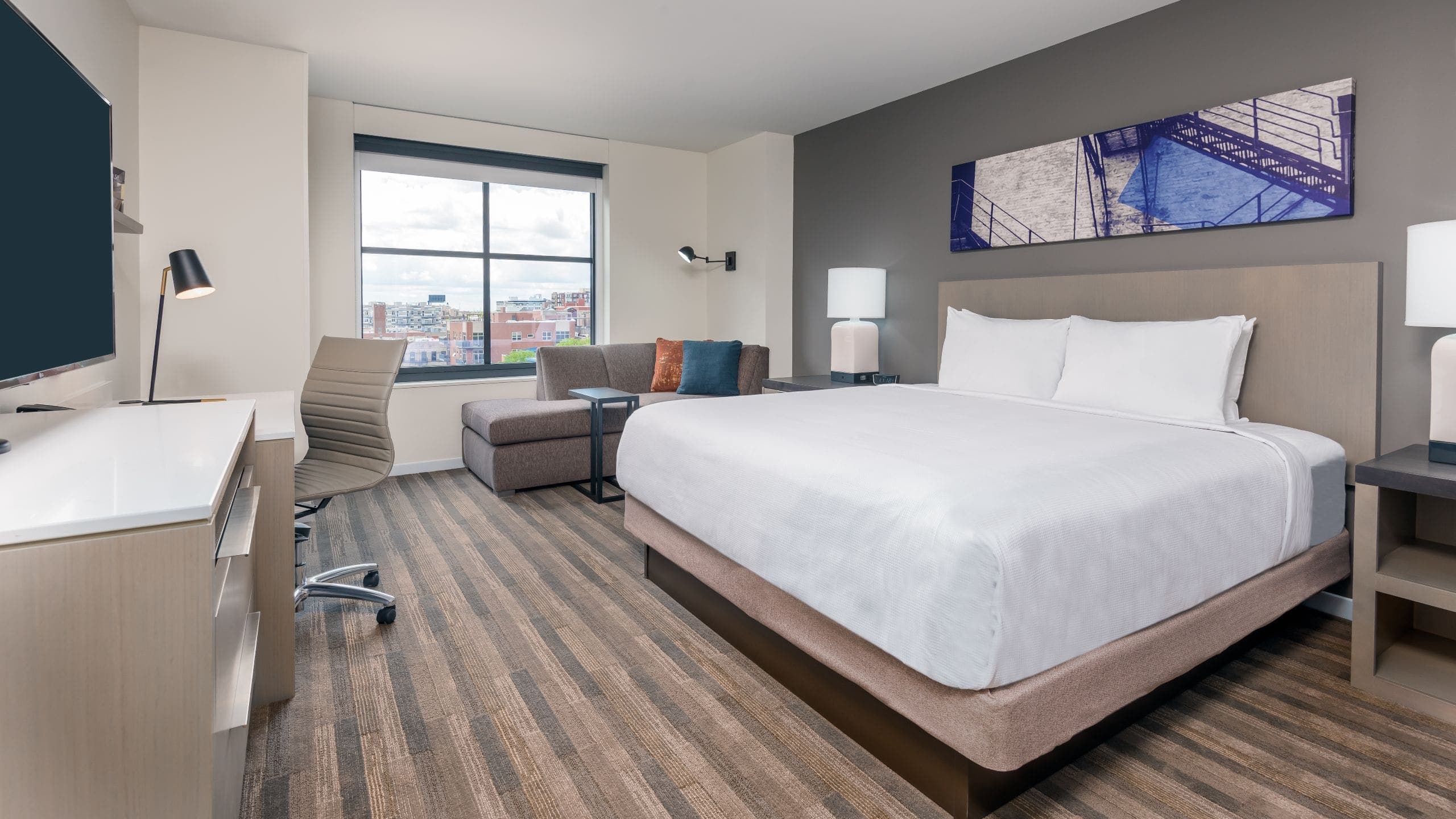 Den | King Bed - Image 1