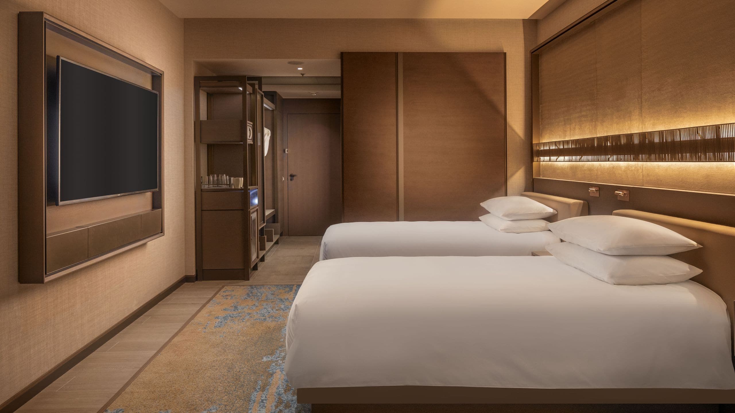 2 Twin Beds - Image 1