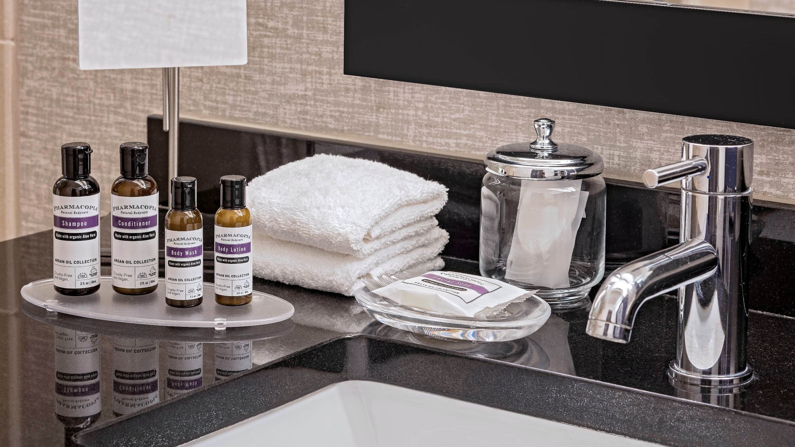 Corner Suite - Image 3