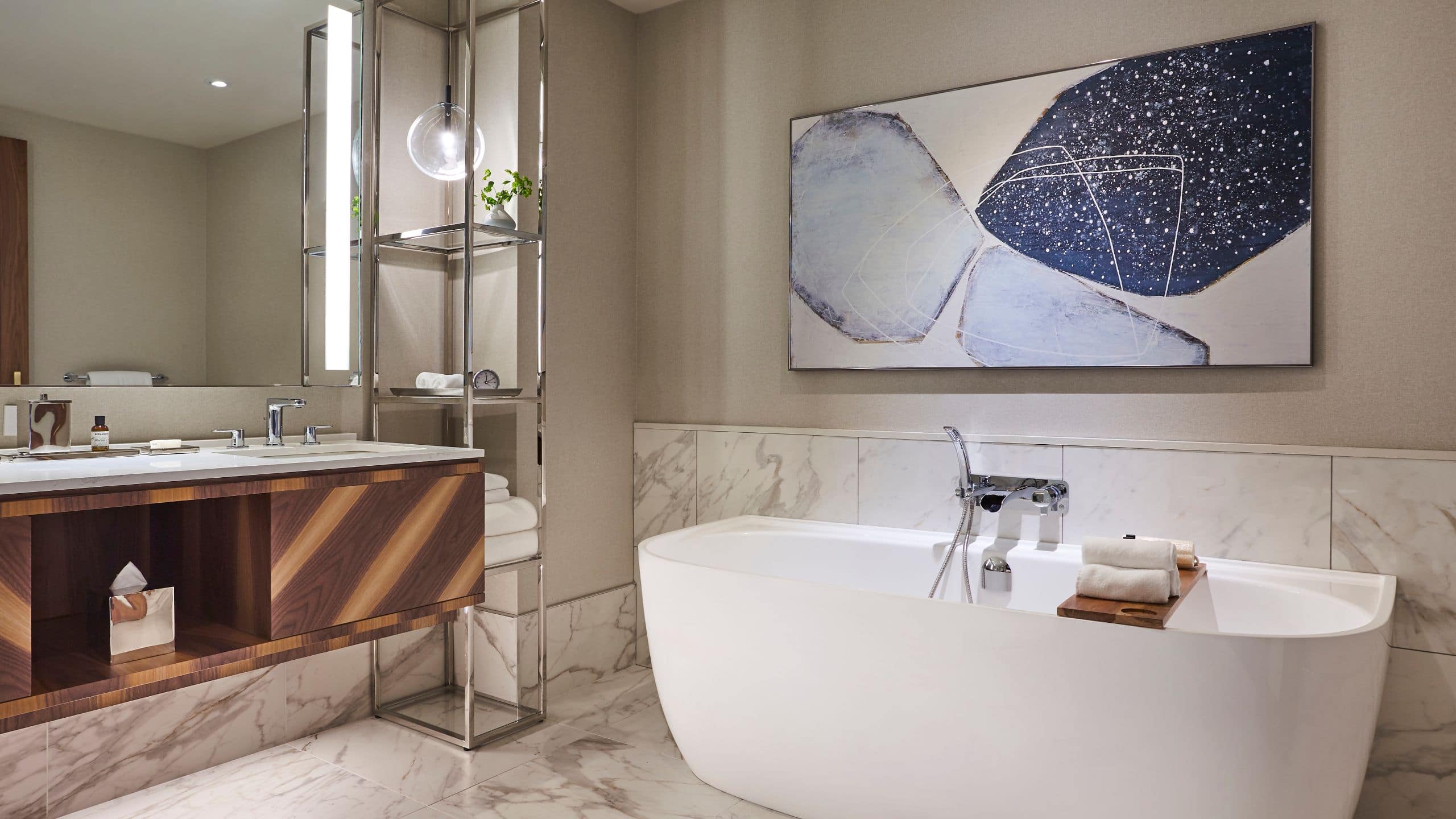 1 Bedroom Corner Suite - Image 4