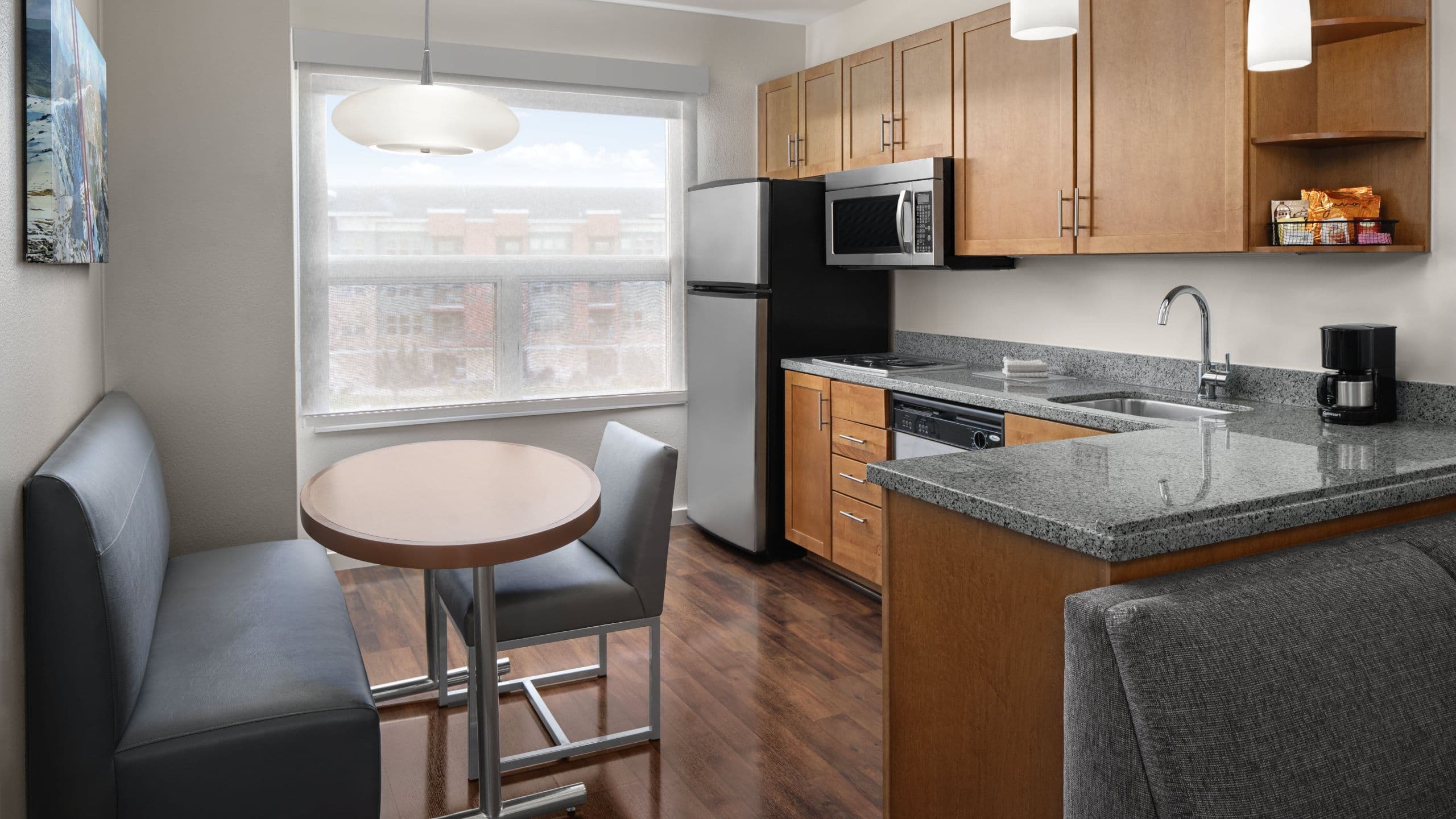 One Bedroom King Suite - Image 3