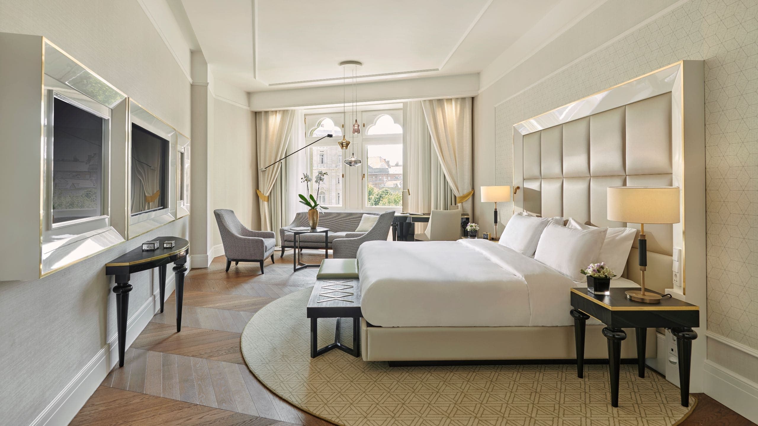 Junior Suite - Image 1