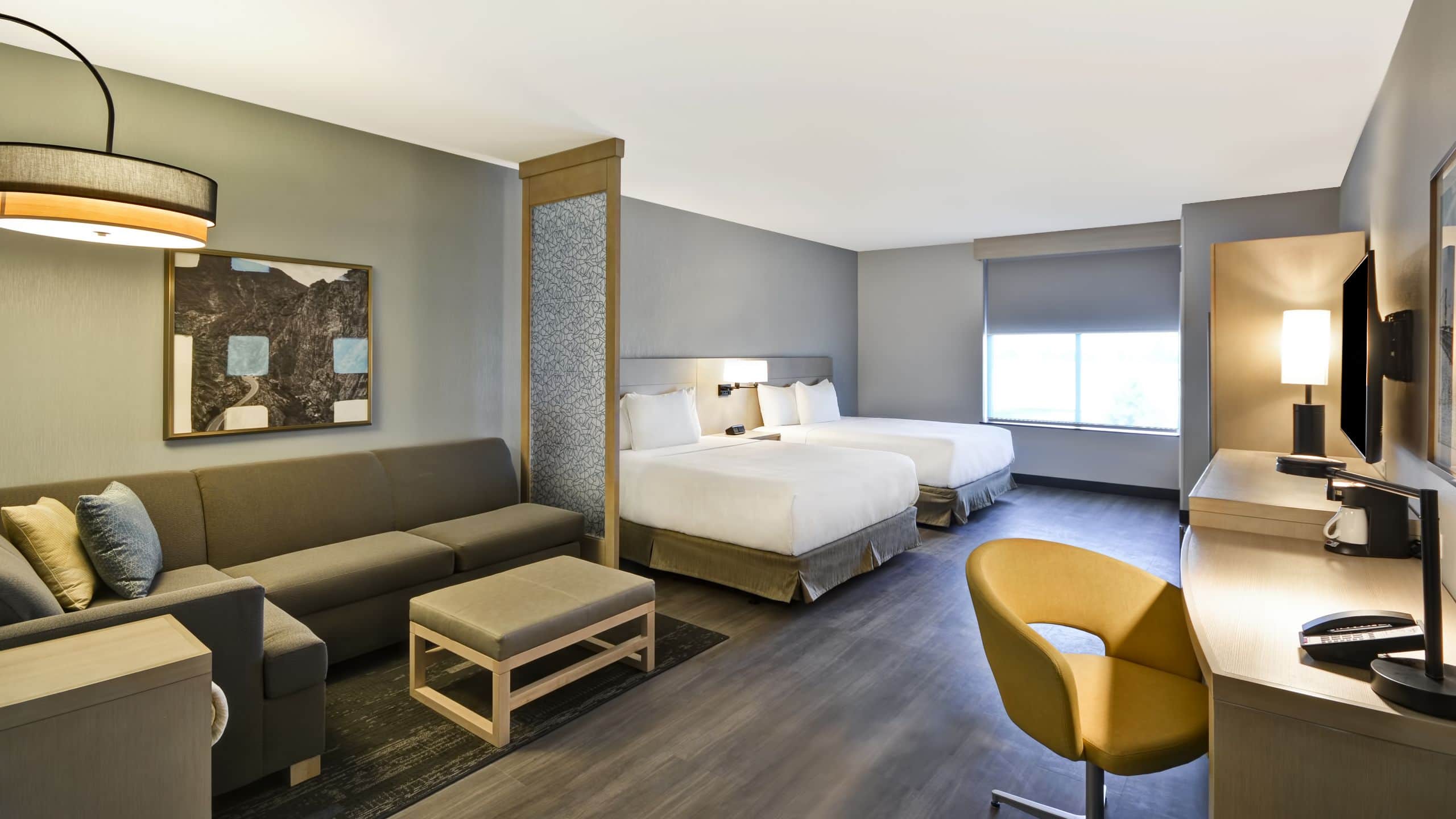 Two Queen Beds - Image 1