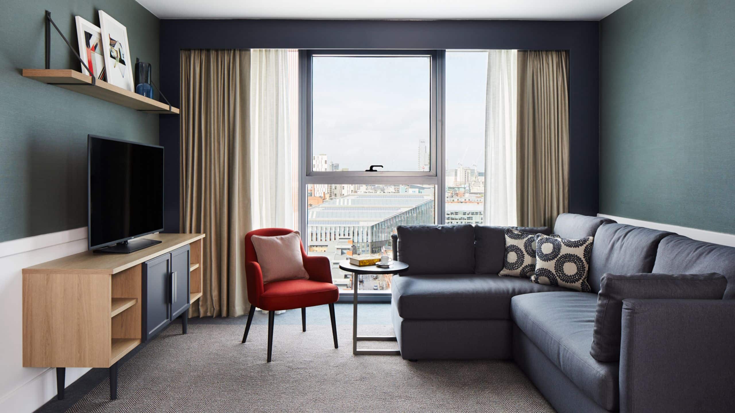 1 Bedroom Suite with Kitchenette - Image 7