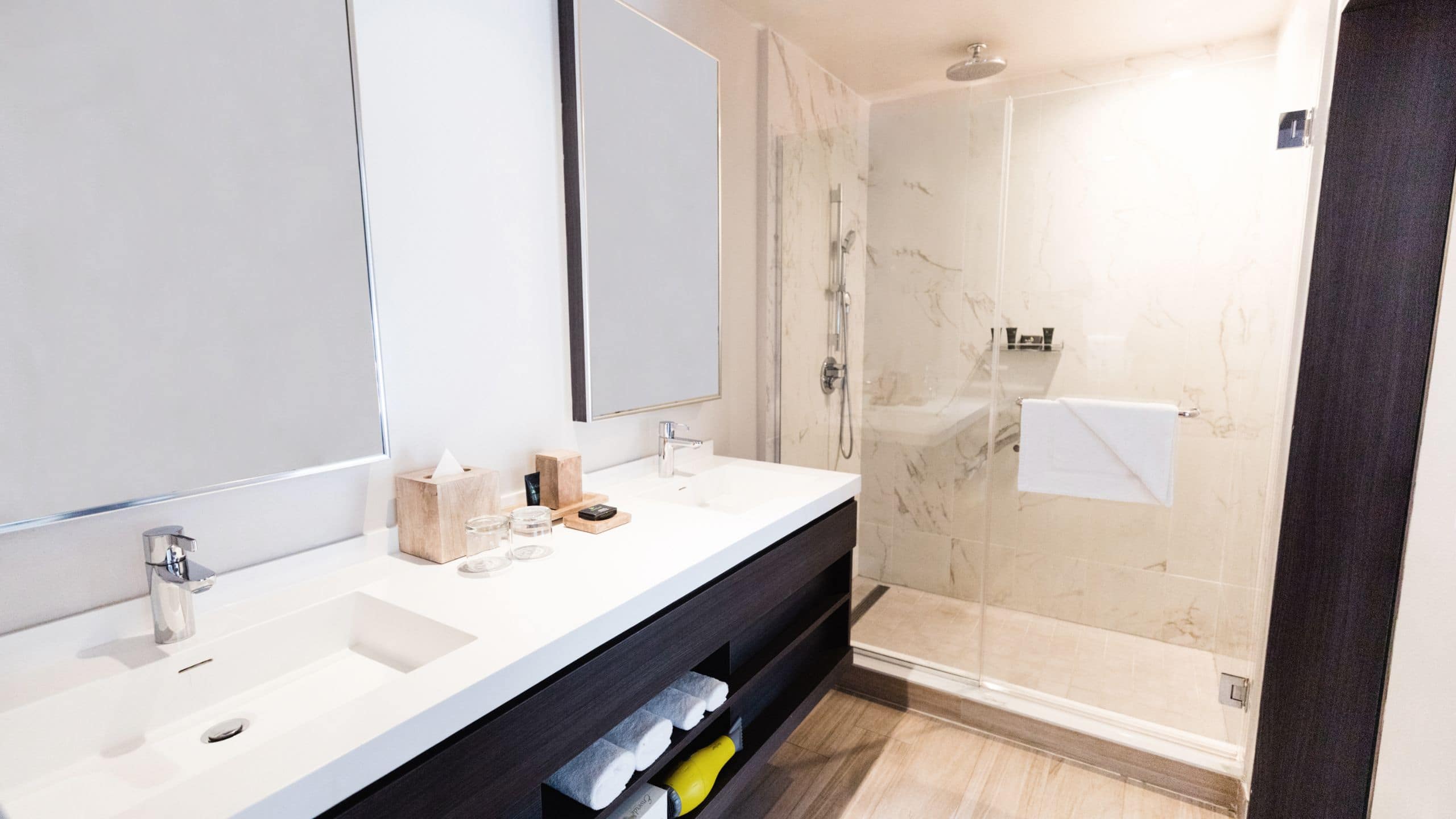 1 King Bed - Image 6