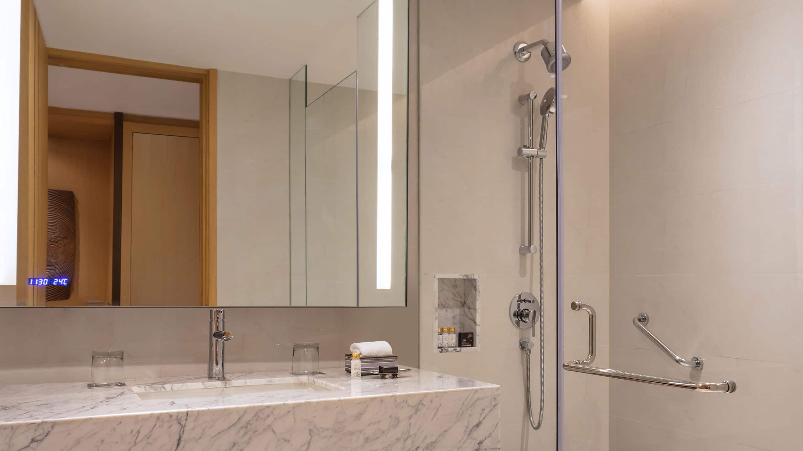 1 King Bed - Image 2