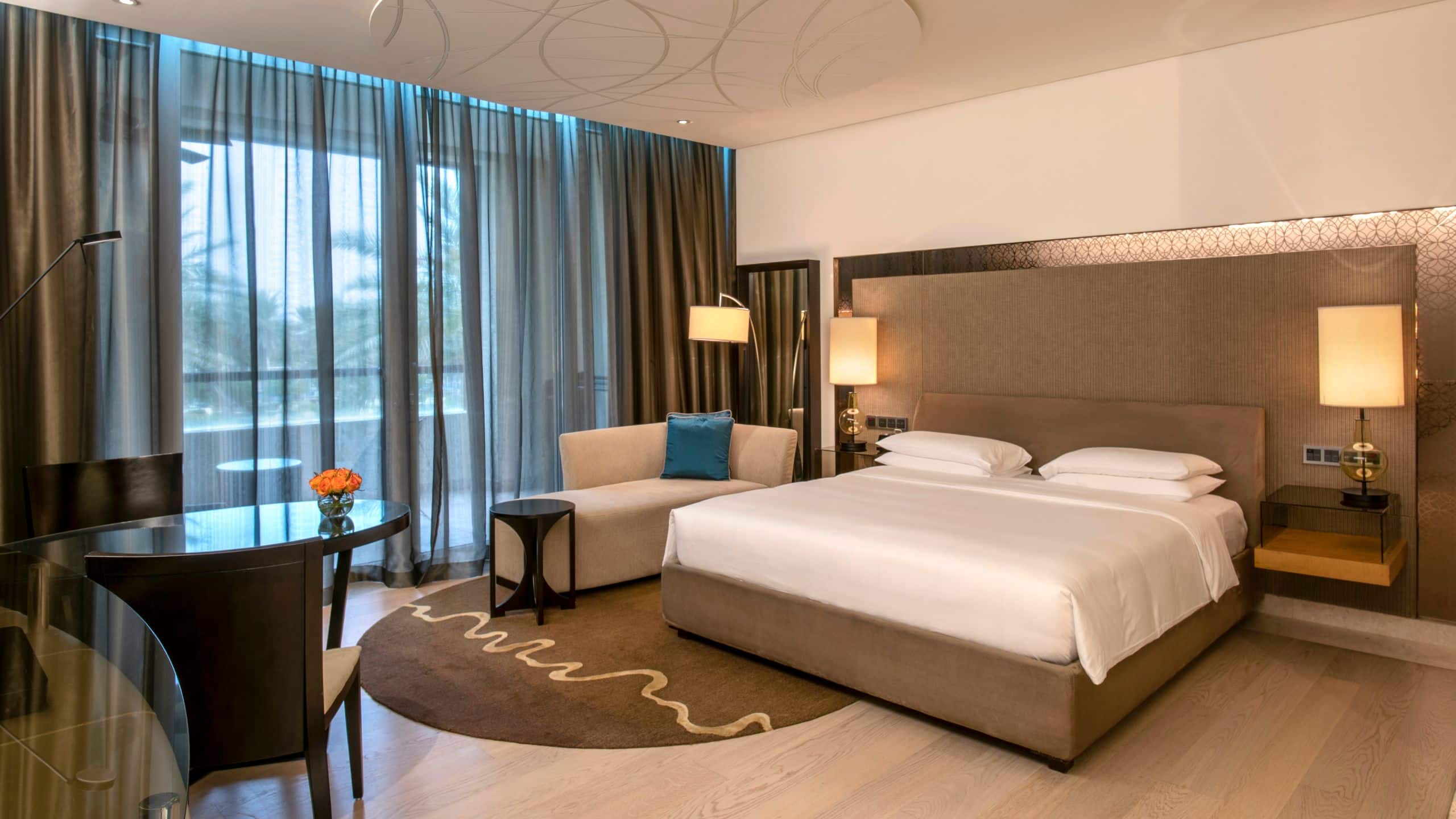 1 King Bed - Image 1