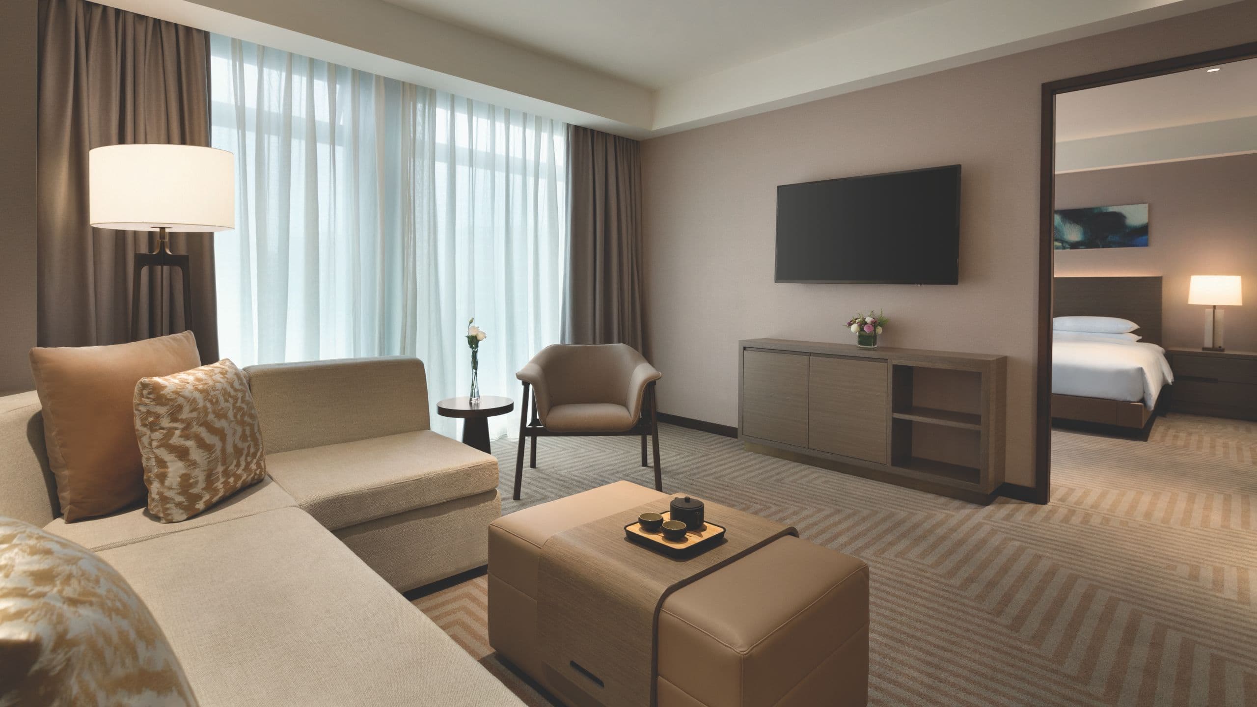 Kitchen Suite King Bed - with sofa bed - Image 2