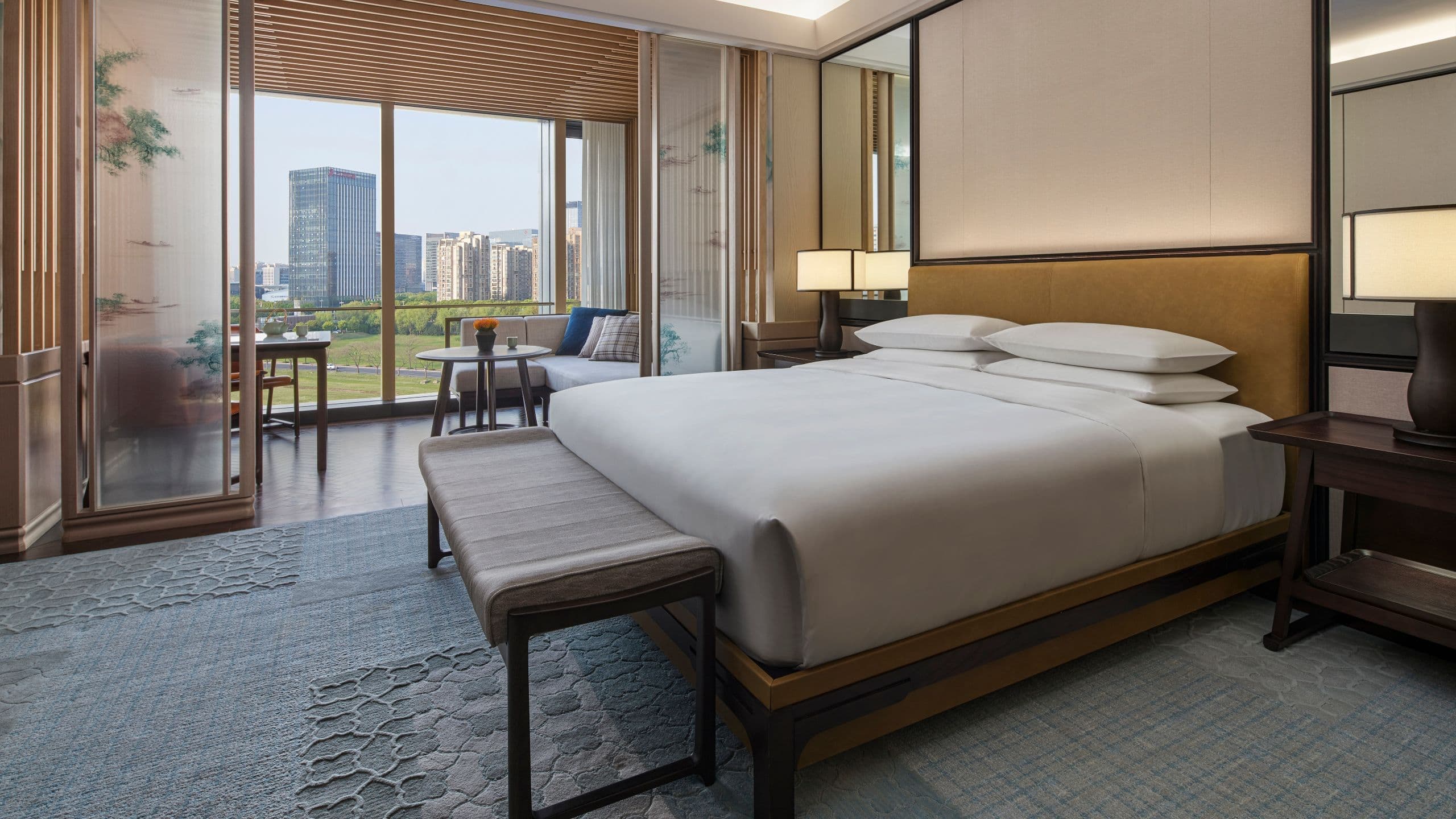 1 King Bed City View - Image 1