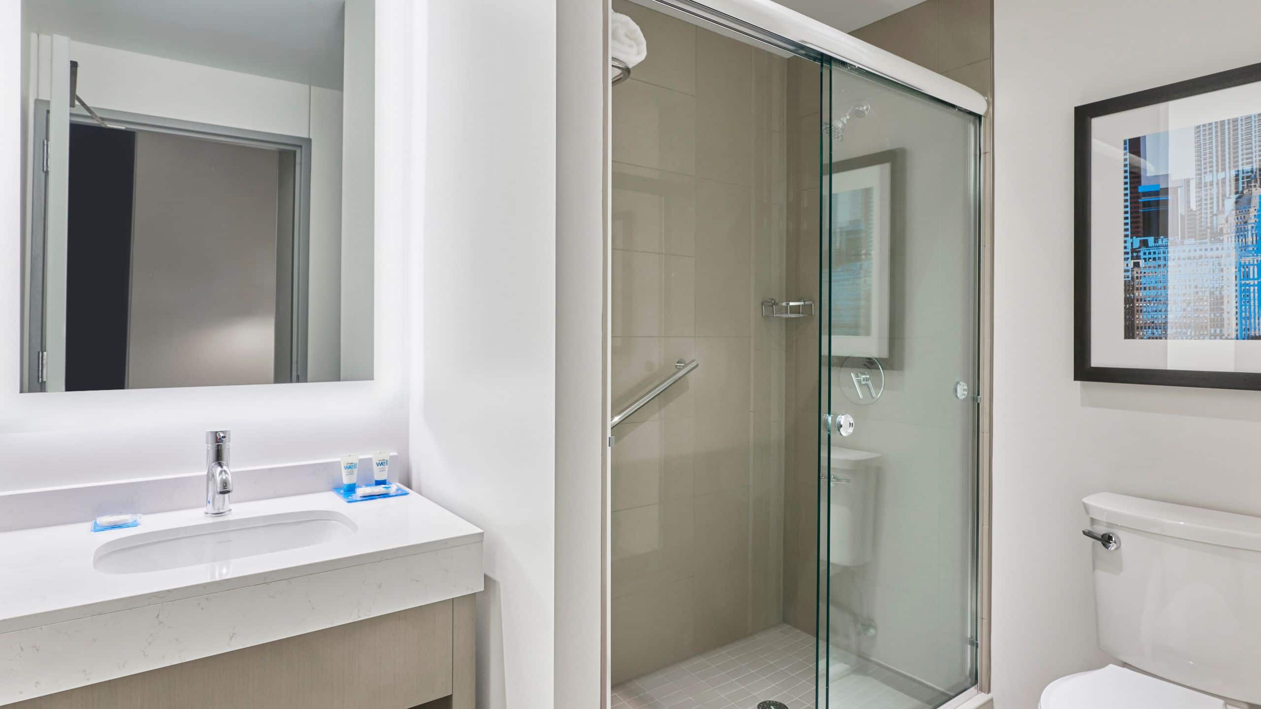 Den Guestroom | King Bed - Image 2