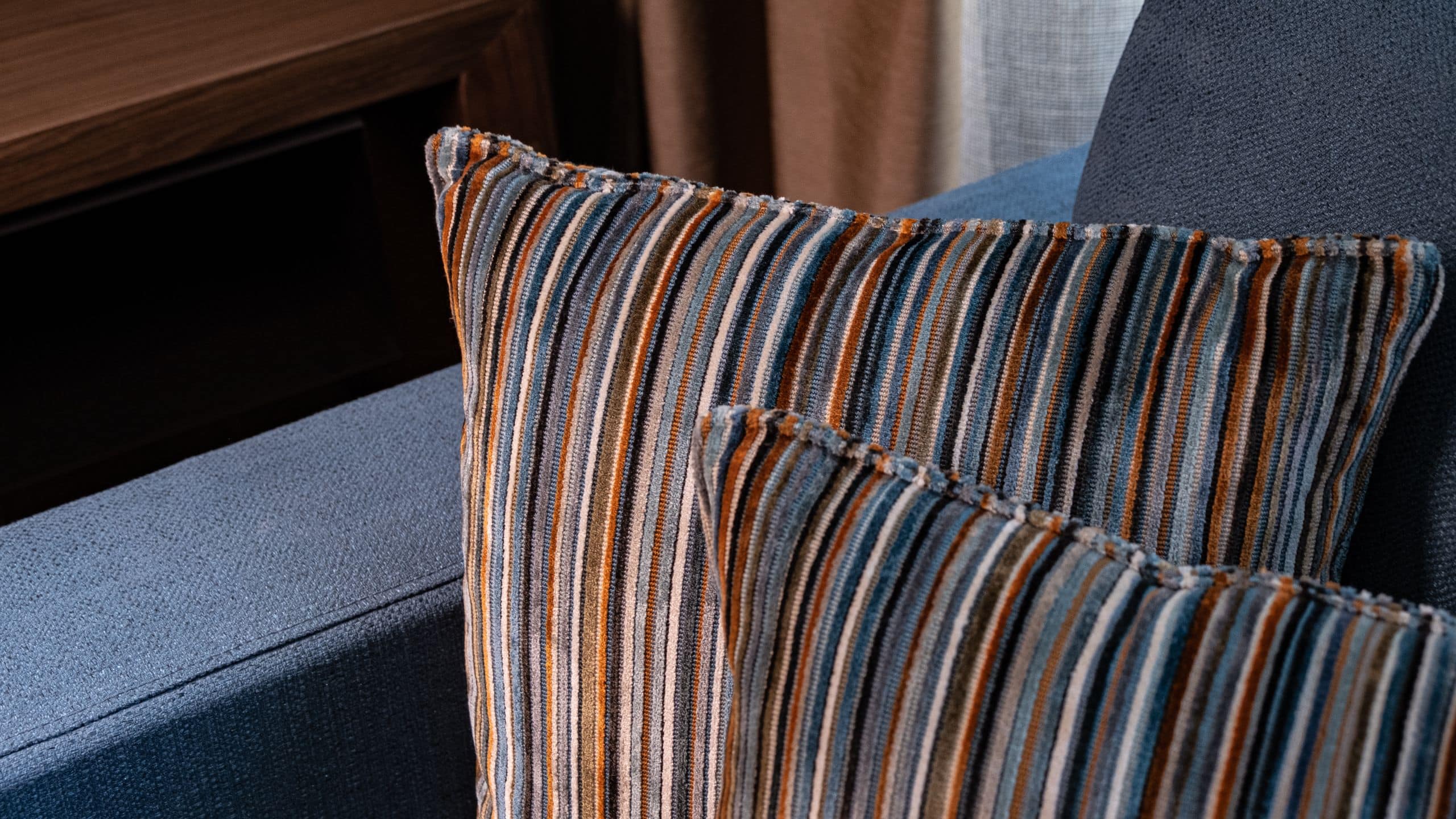 1 King Bed - Image 4