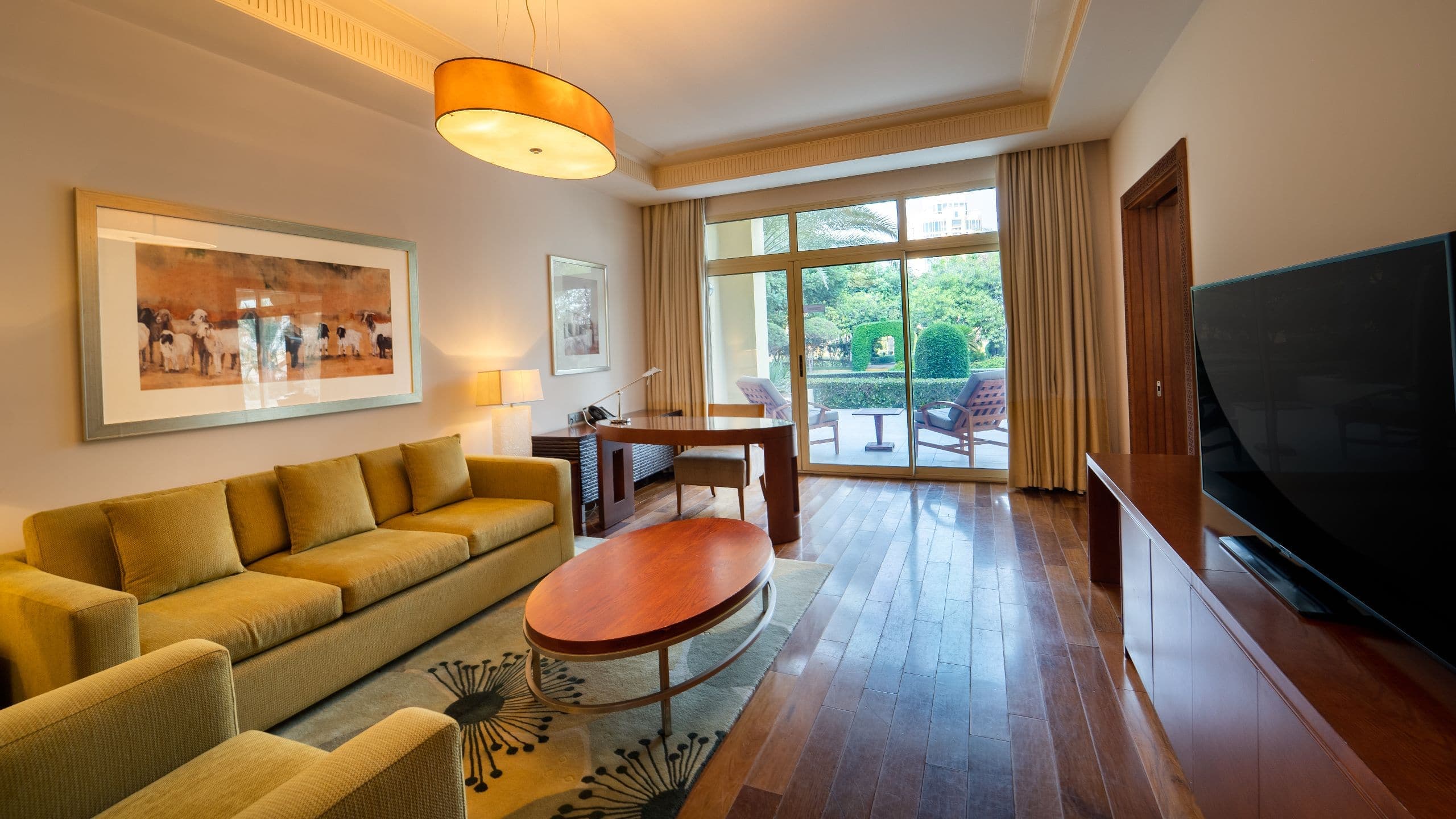 Grand Executive Suite - Image 4