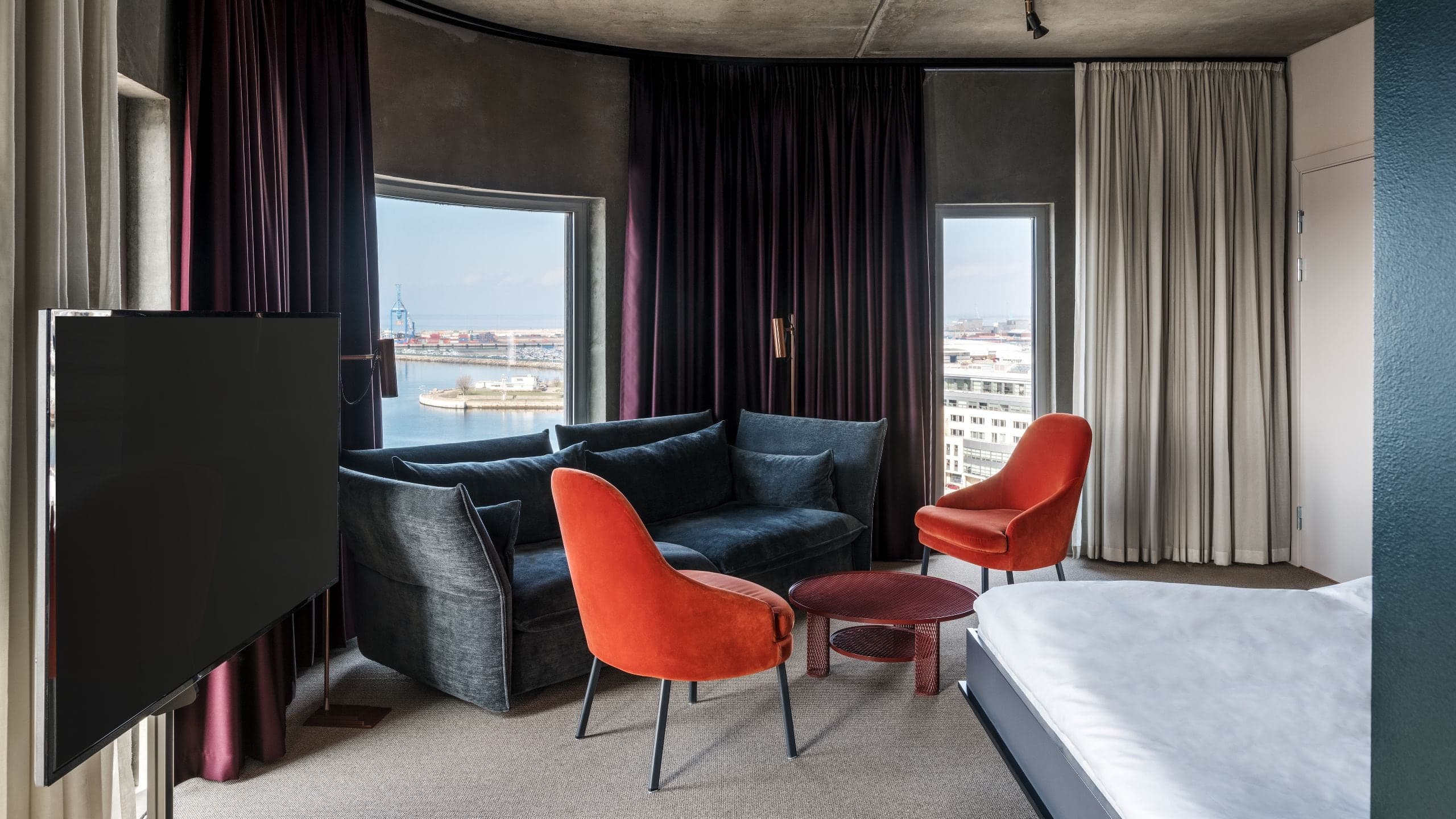 King Bed Junior Suite Ocean View - Image 1