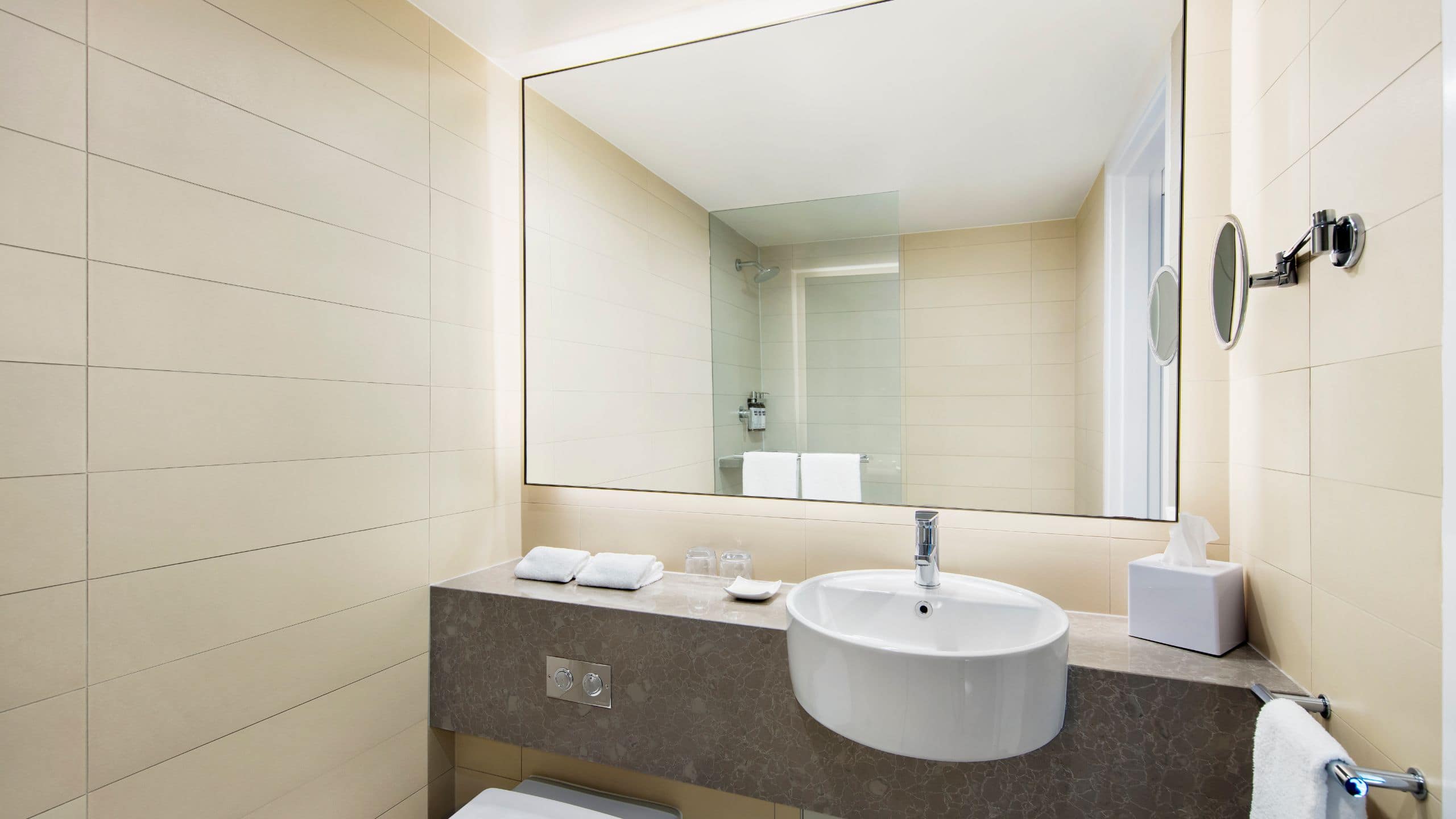 1 King Bed - Image 3